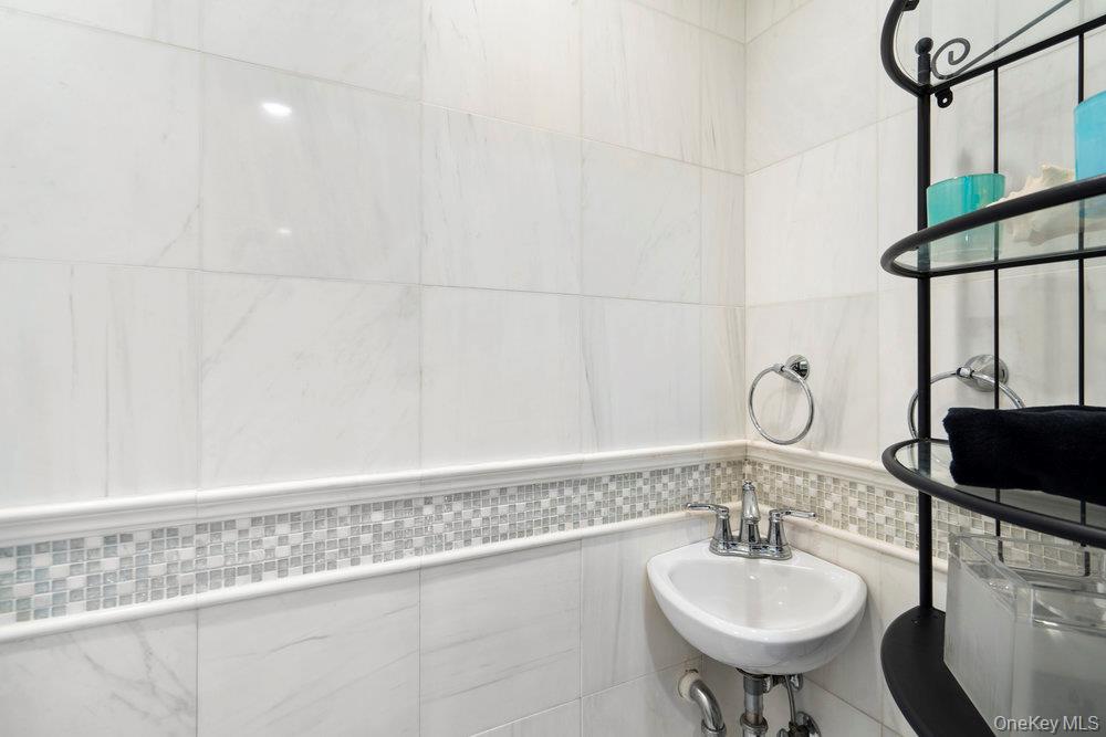 #12 photo, 118 Grant Avenue, ナッソー郡 Albertson , NY 11507