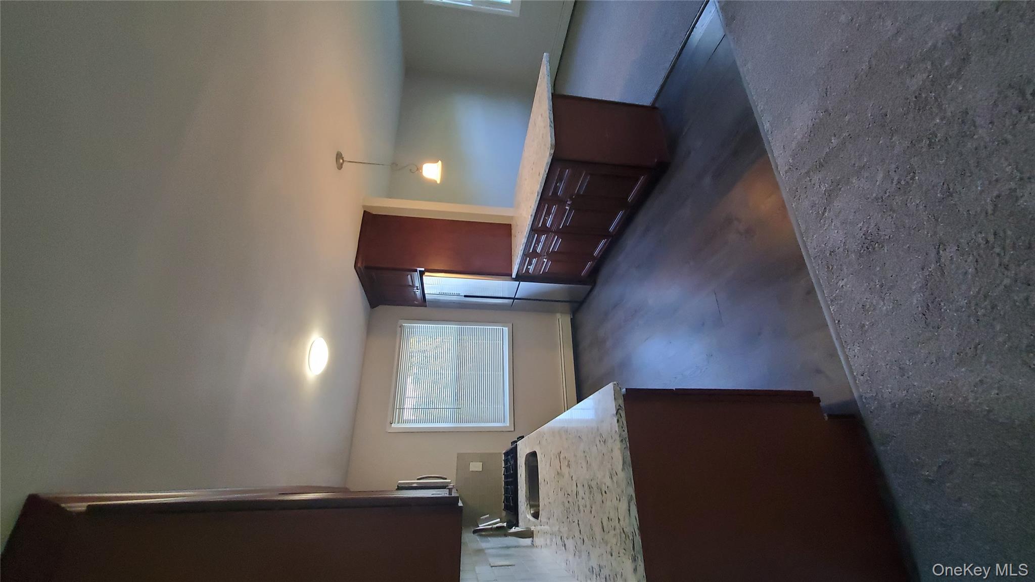 #14 photo, 460 Old Town Road, サフォーク郡 Port Jefferson Station , NY 11776