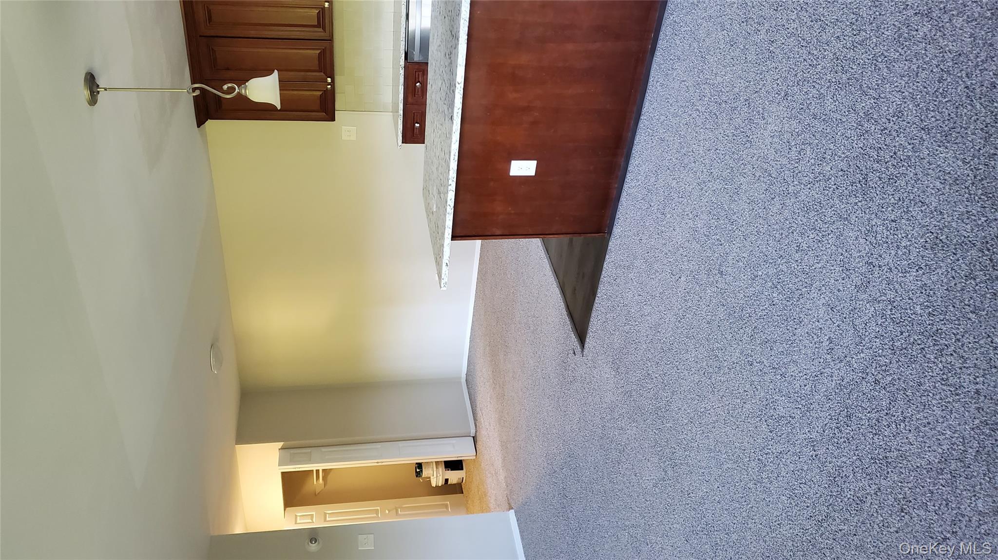 #4 photo, 460 Old Town Road, サフォーク郡 Port Jefferson Station , NY 11776