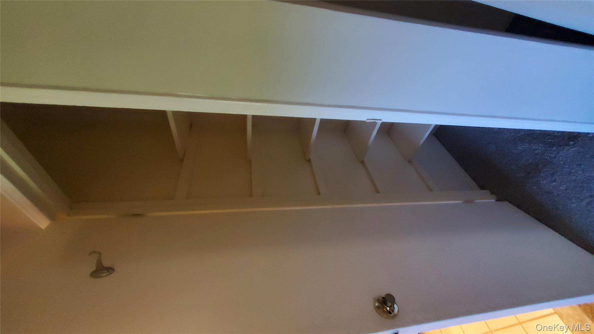 #8 photo, 460 Old Town Road, サフォーク郡 Port Jefferson Station , NY 11776