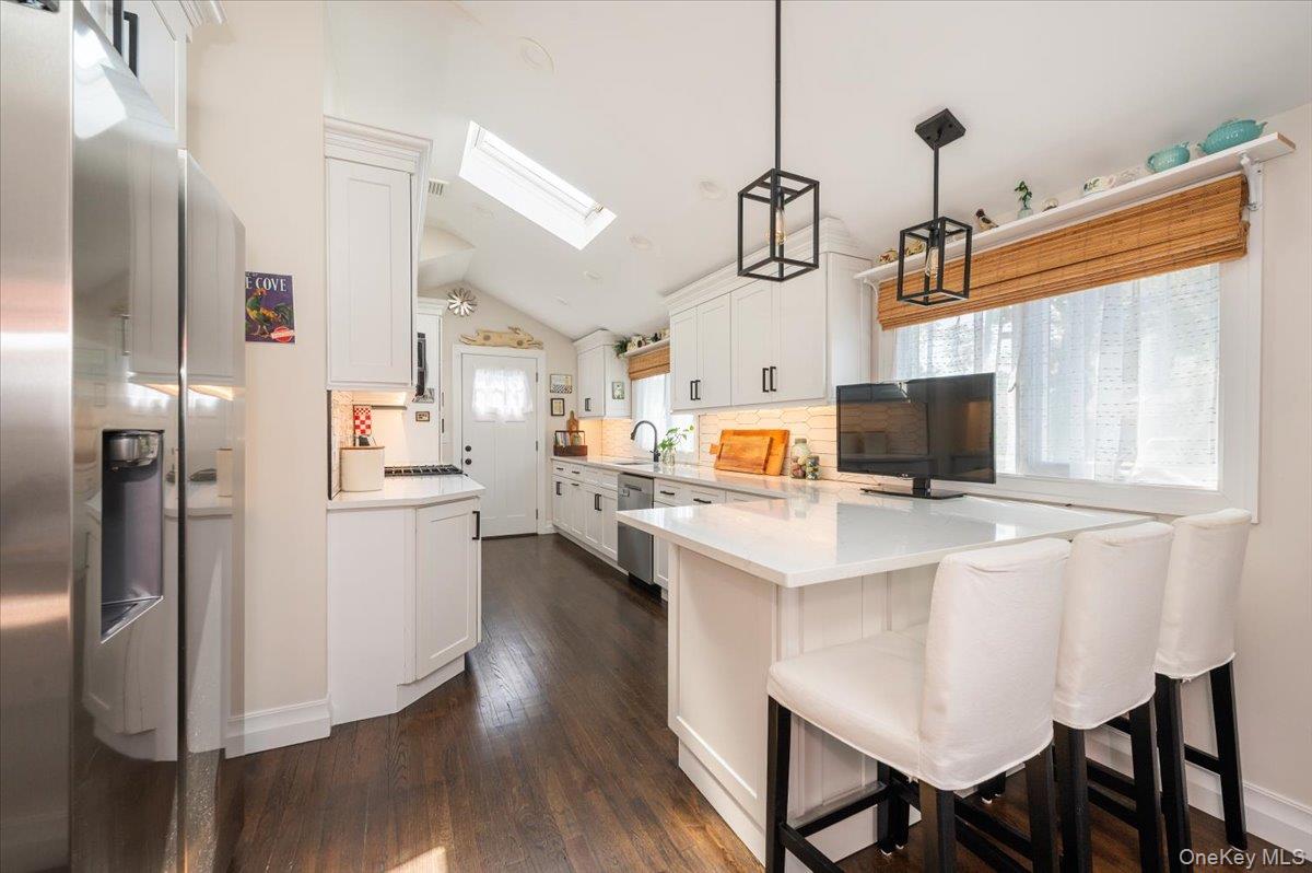 #5 photo, 949 Gardiner Drive, Bay Shore , NY 11706