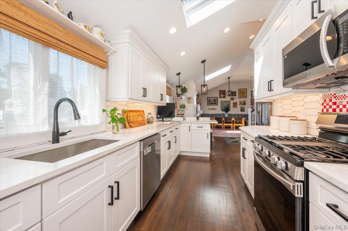 #7 photo, 949 Gardiner Drive, Bay Shore , NY 11706