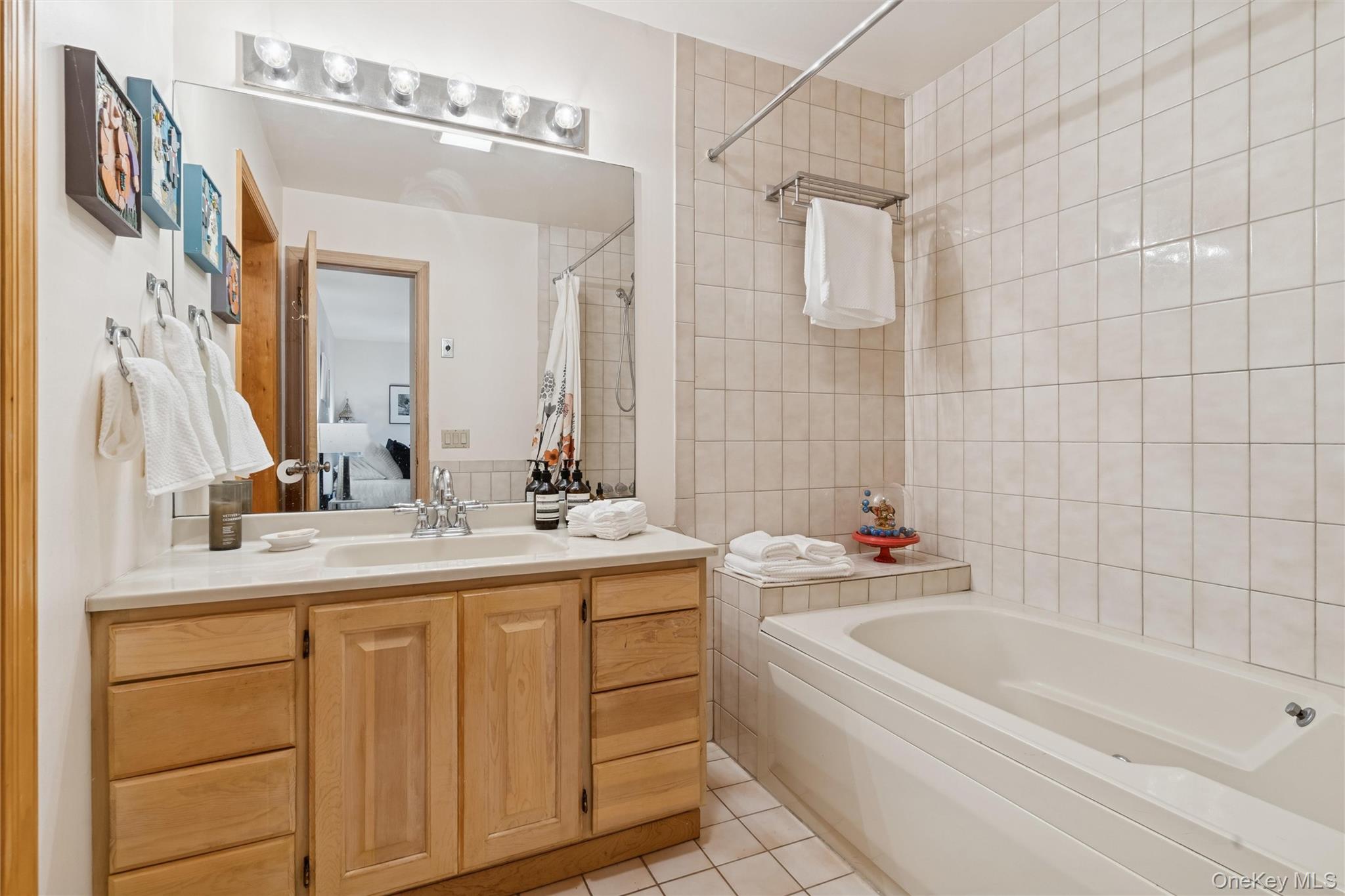 #13 photo, 36 Harbor Blvd, サフォーク郡 East Hampton , NY 11937