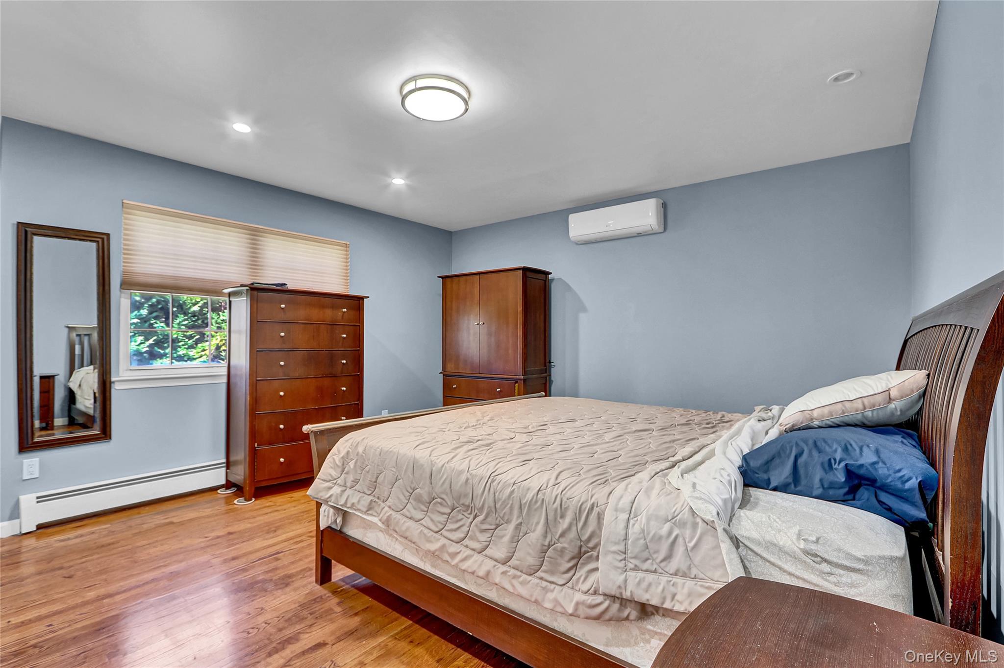 #18 photo, 2 Roosevelt Avenue, Massapequa Park , NY 11762