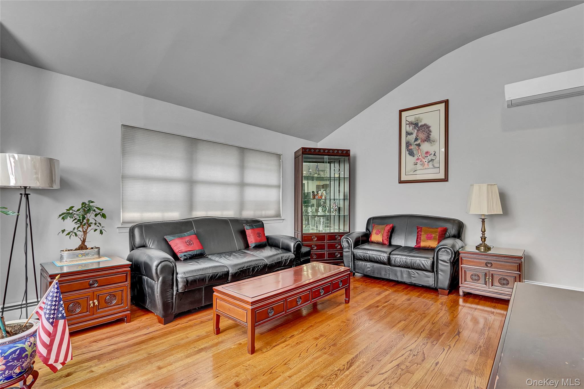 #19 photo, 2 Roosevelt Avenue, Massapequa Park , NY 11762