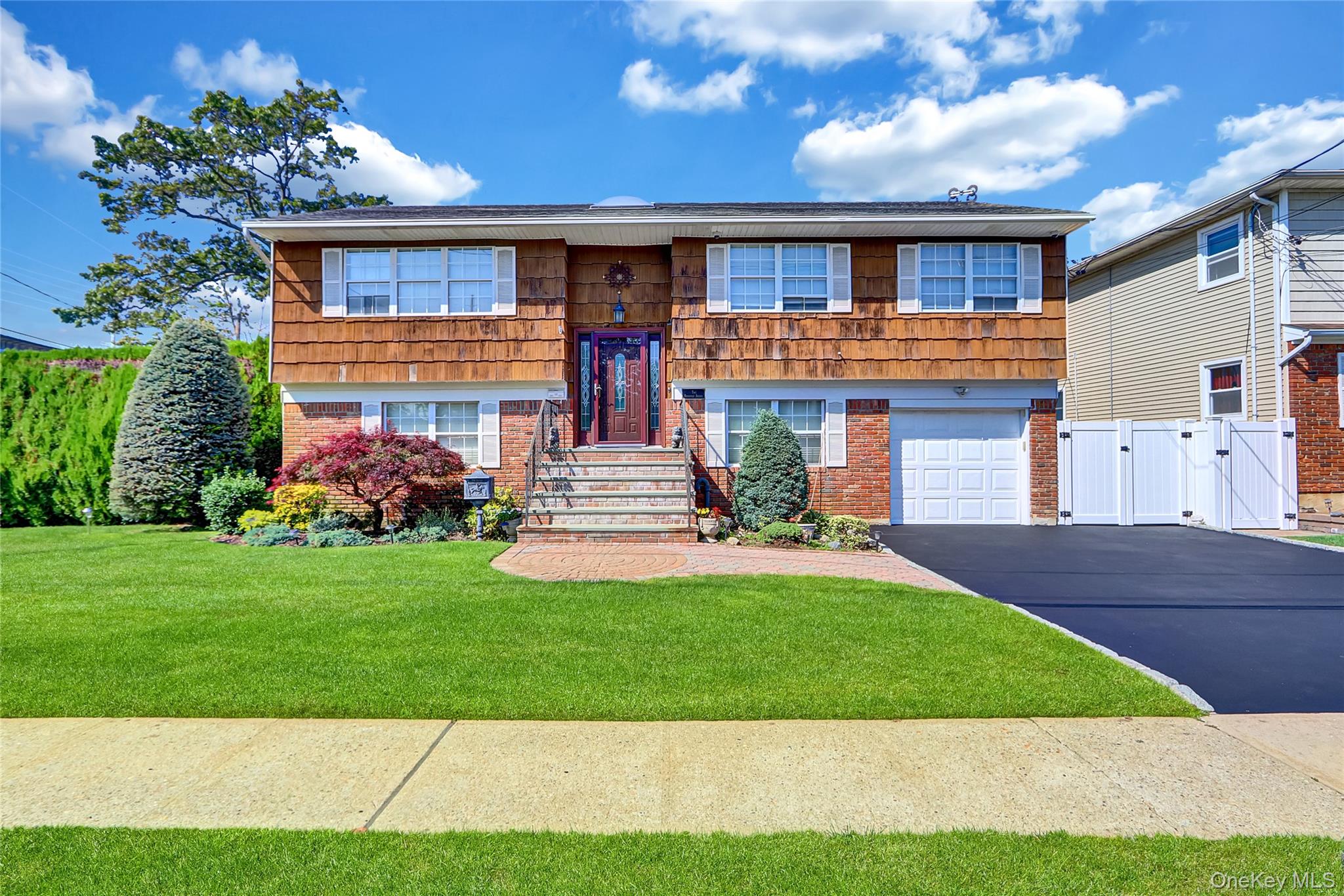 #3 photo, 2 Roosevelt Avenue, Massapequa Park , NY 11762