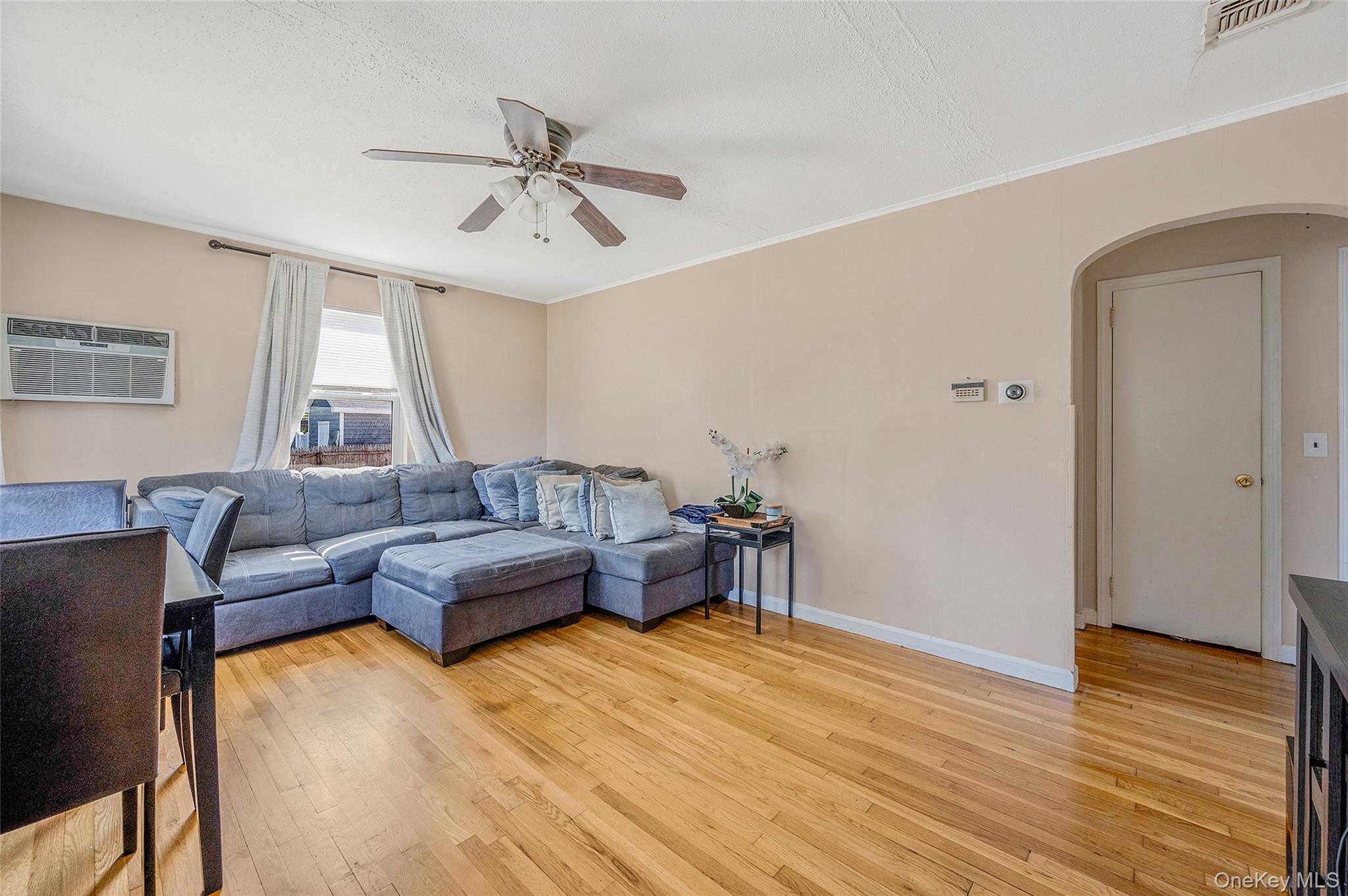 #6 photo, 1454 E Forks Road, Bay Shore , NY 11706