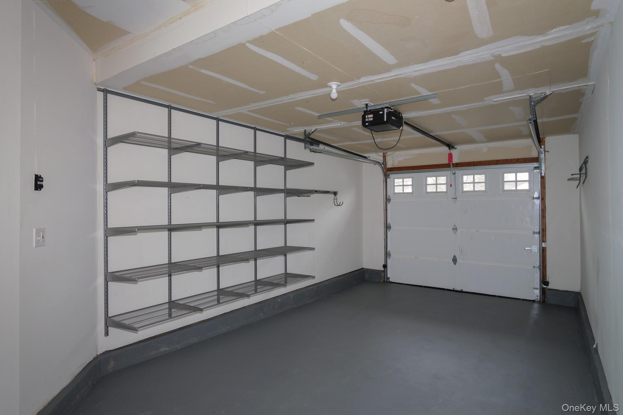 #14 photo, 156 Overlook Drive, サフォーク郡 Farmingville , NY 11738