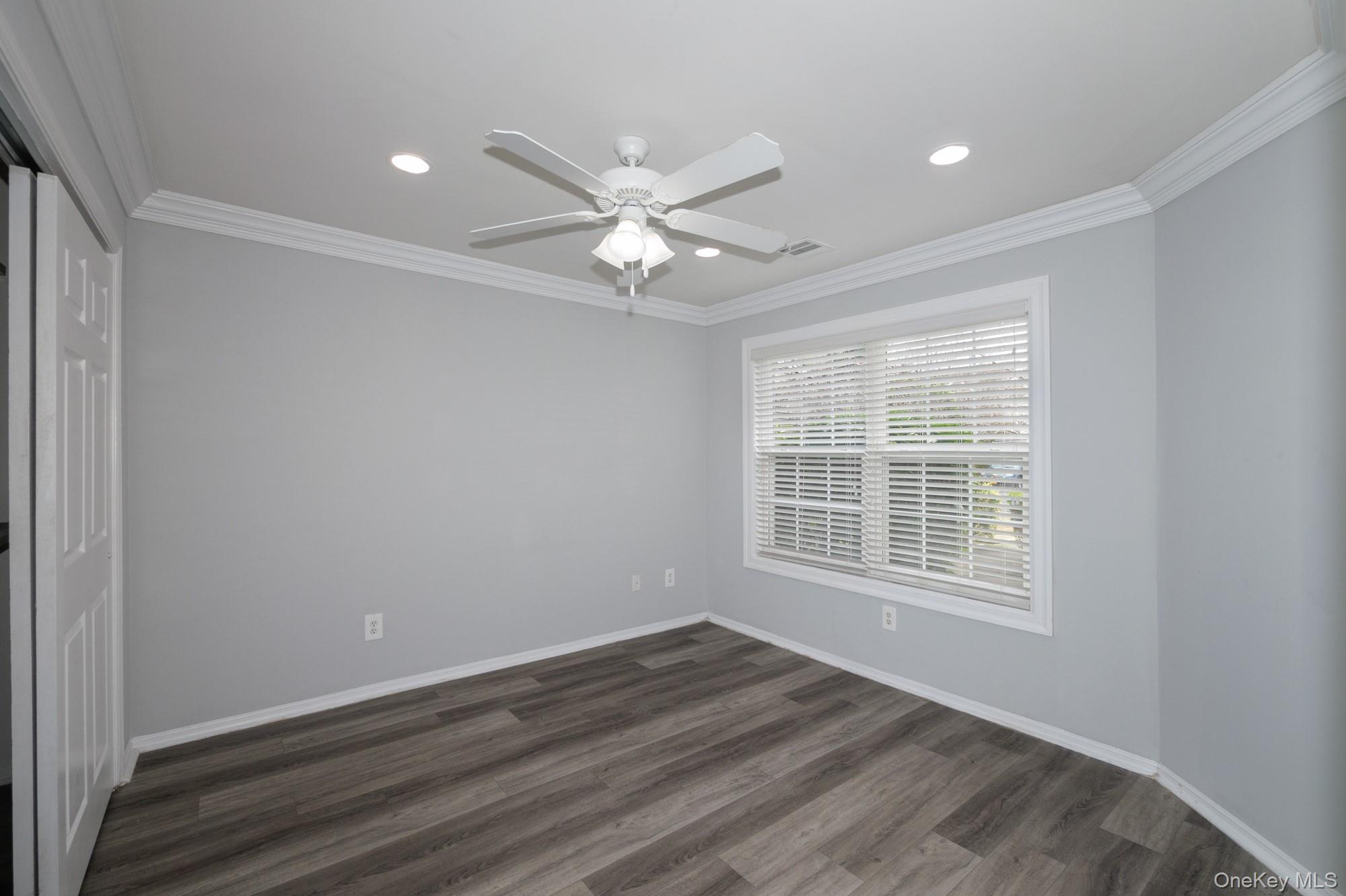 #5 photo, 156 Overlook Drive, サフォーク郡 Farmingville , NY 11738