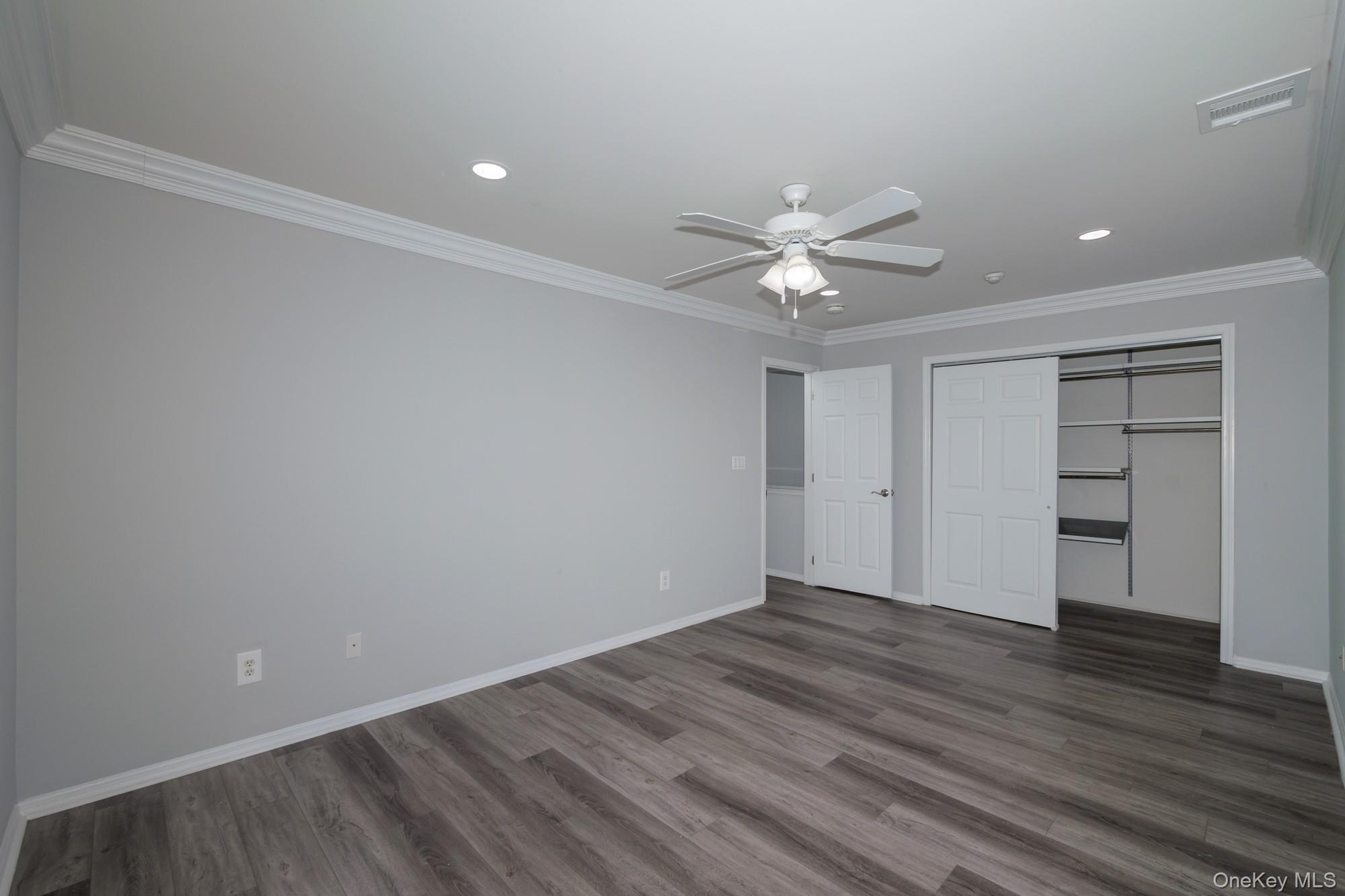 #9 photo, 156 Overlook Drive, サフォーク郡 Farmingville , NY 11738