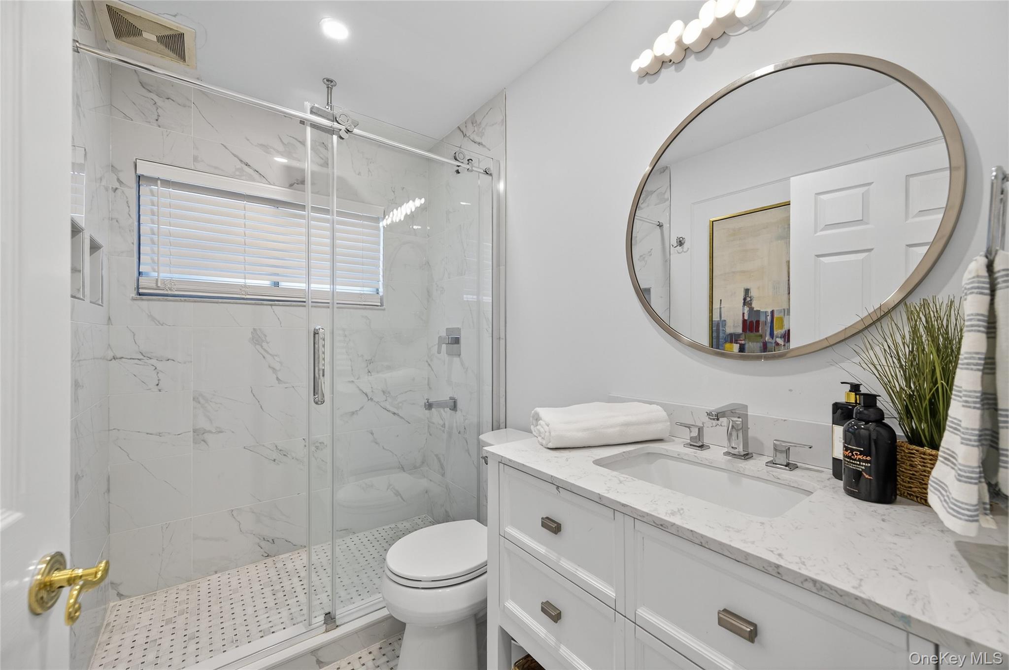 #19 photo, 11 Foster Lane, Westbury , NY 11590