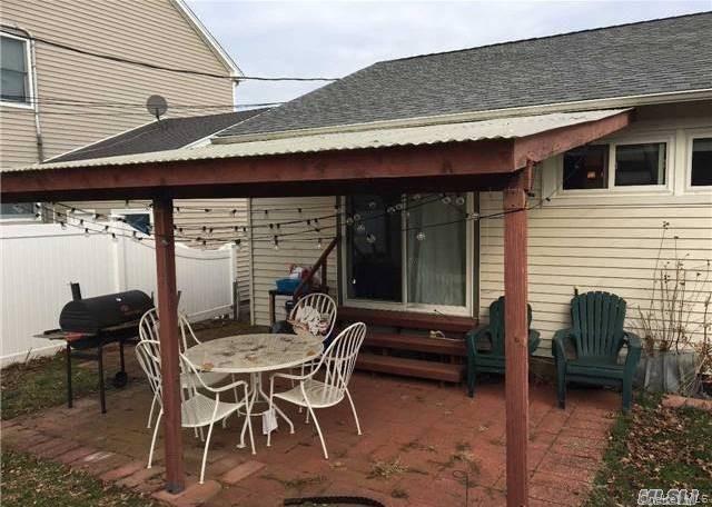 #3 photo, 161 Dartmouth Drive, Hicksville , NY 11801