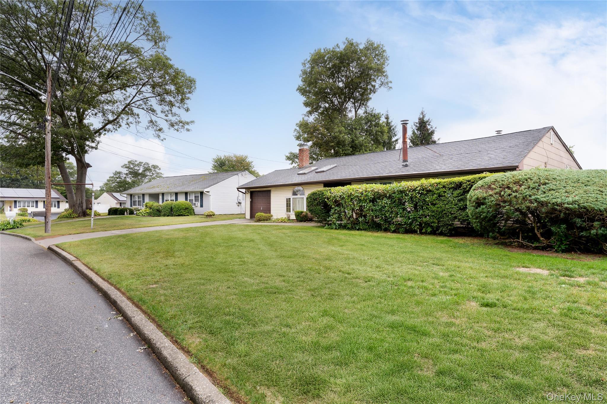 #4 photo, 4 Comet Road, سوفولك Selden , NY 11784