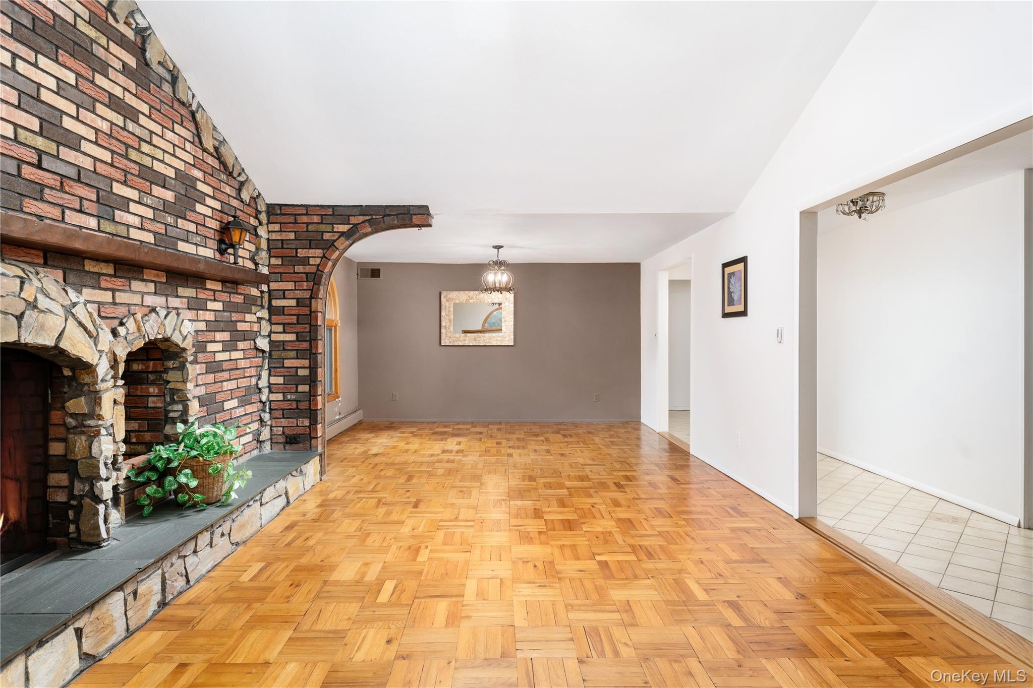 #8 photo, 4 Comet Road, سوفولك Selden , NY 11784