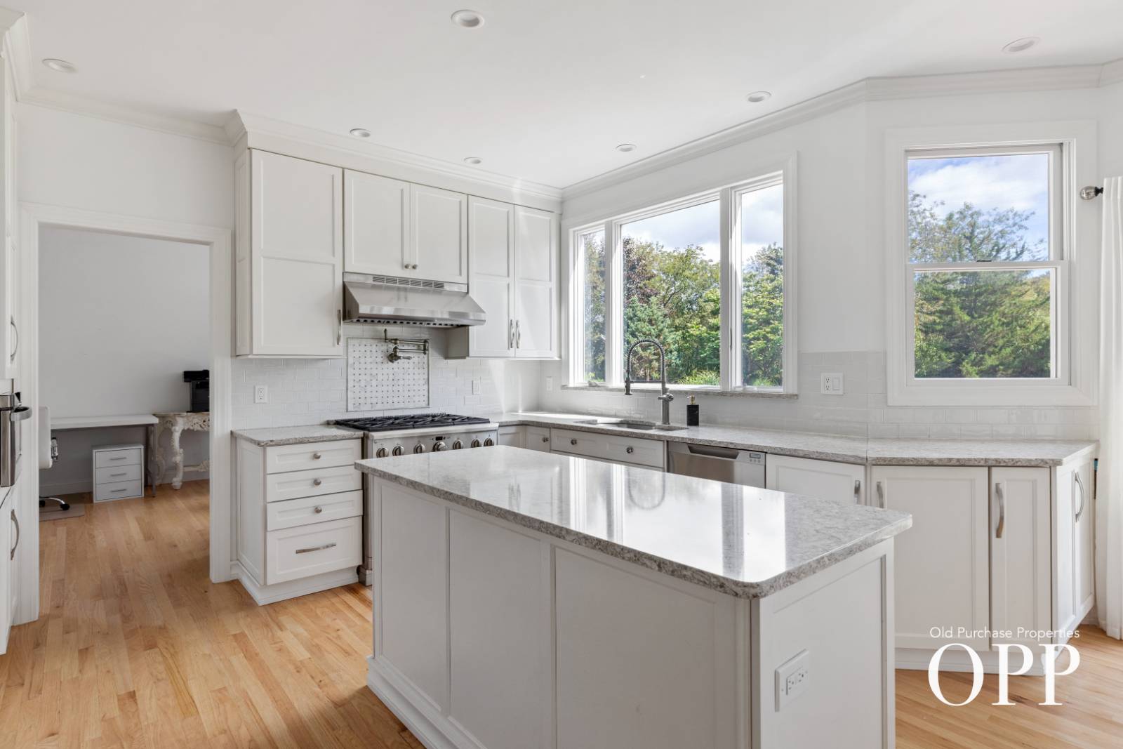 #5 photo, 9 JAREDS PATH, BROOKHAVEN HAMLET , NY 11719