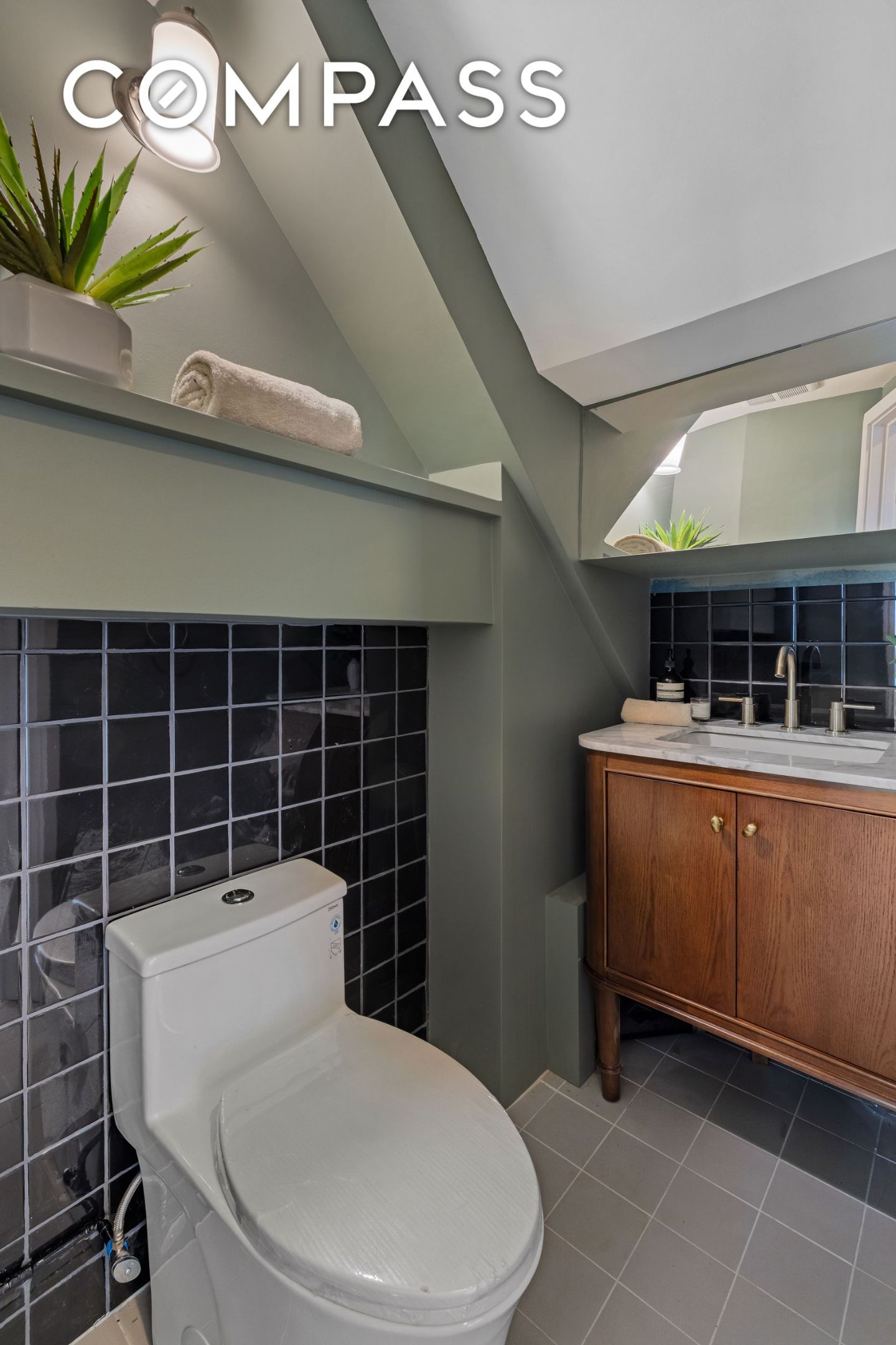 #14 photo, 325 Bowery, East Village , NY 10003