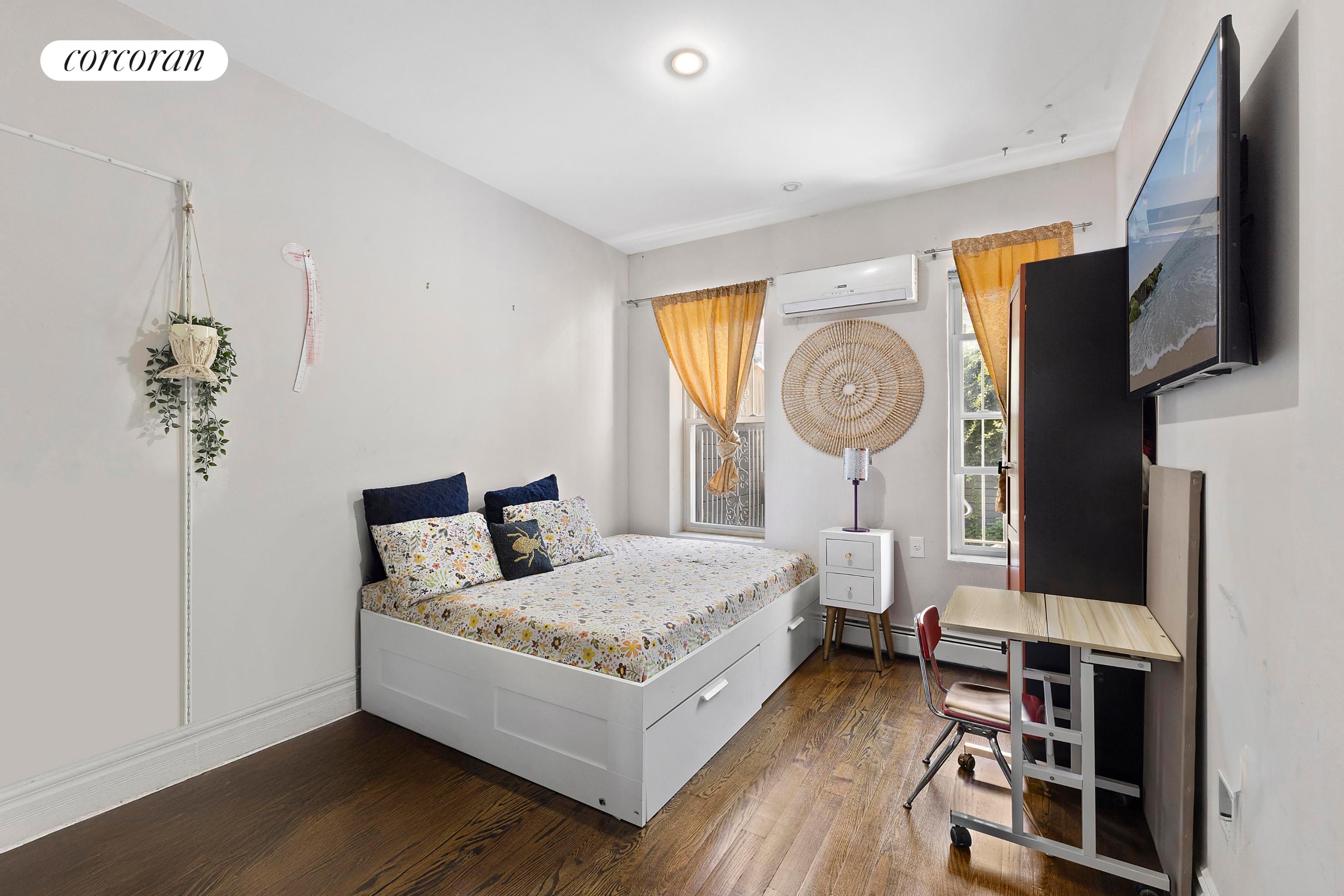 #4 photo, 402 VAN SICLEN Avenue, ブルックリン区 East New York , NY 11207