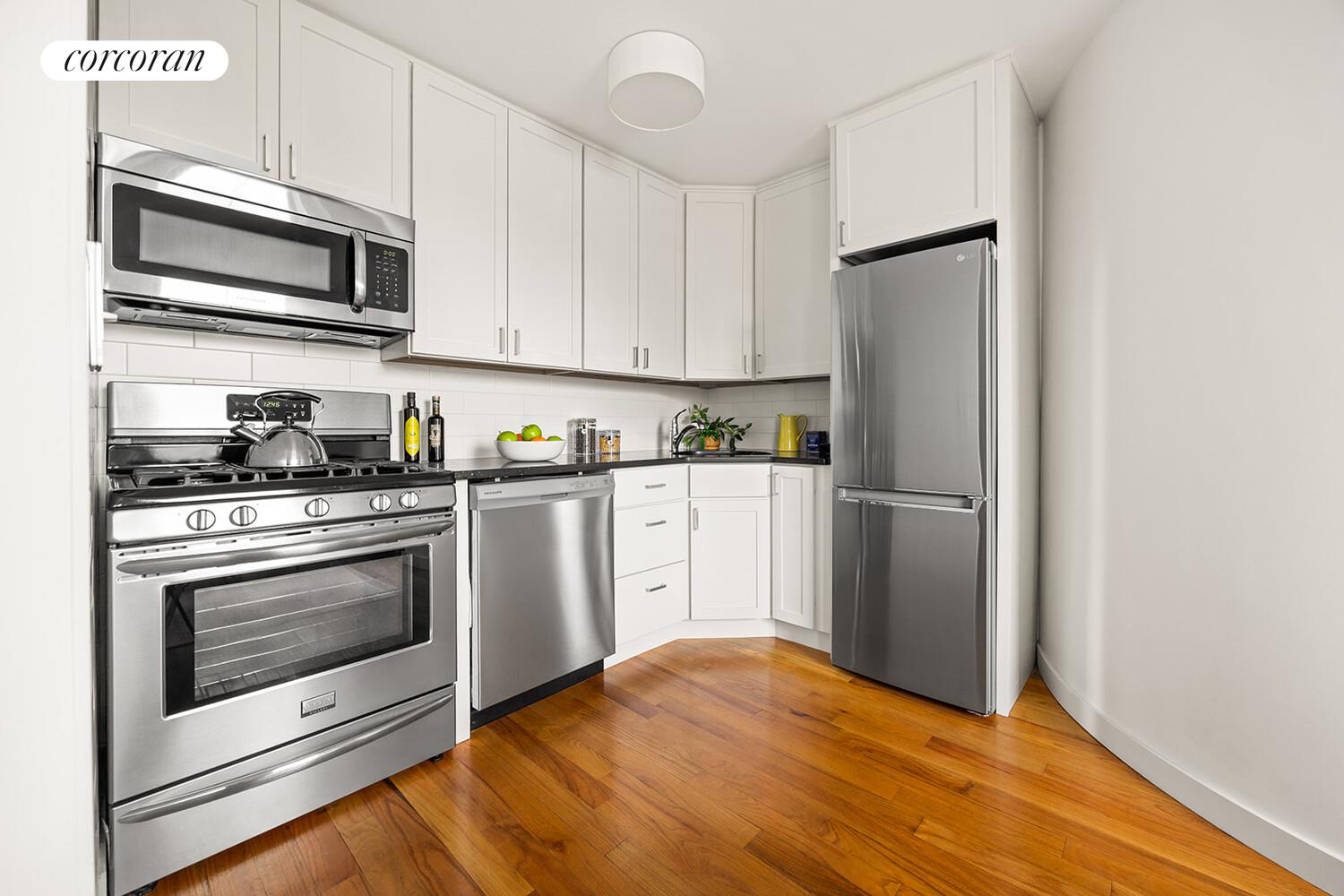 #5 photo, 140 WARREN Street, Cobble Hill , NY 11201