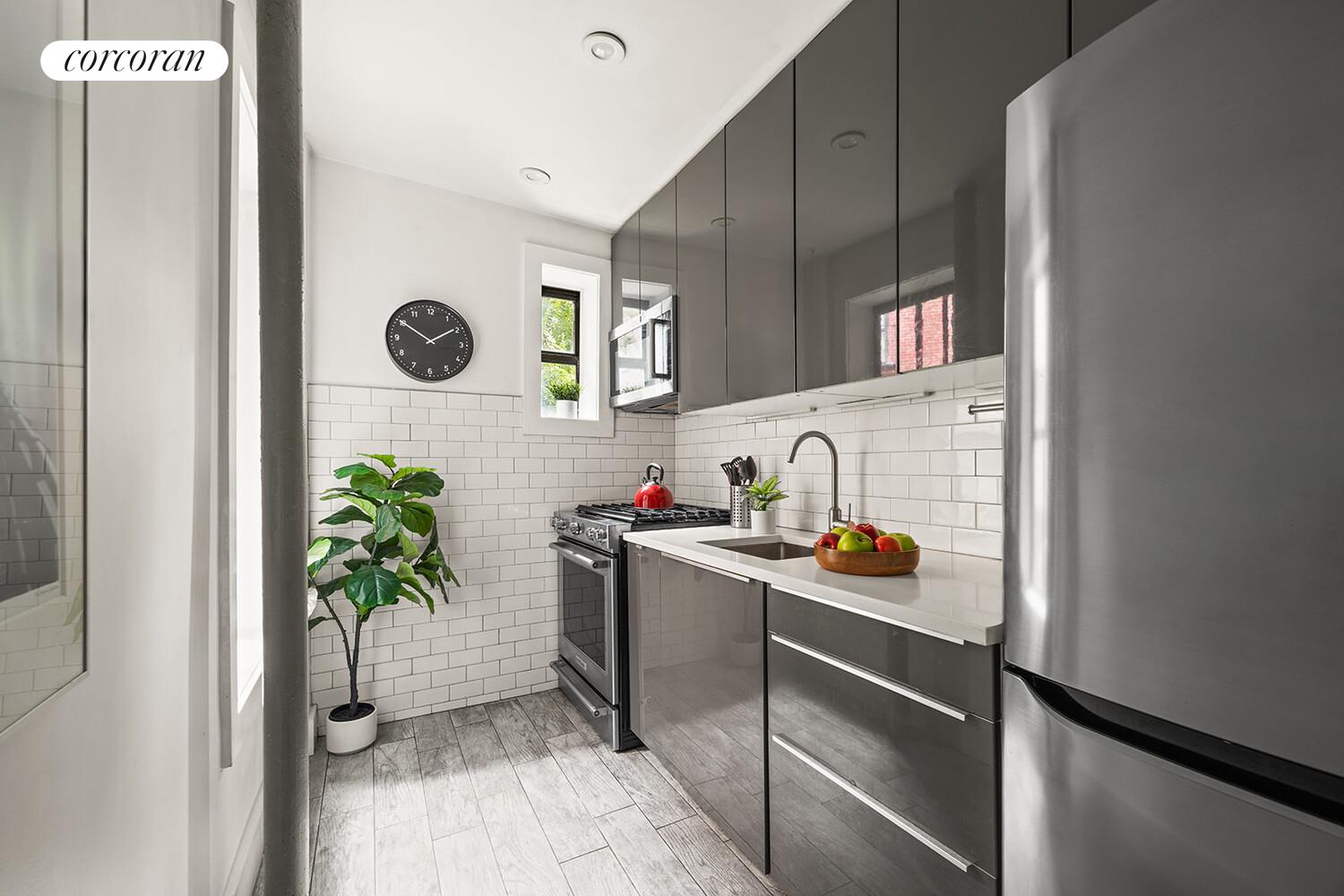 #6 photo, 443 HICKS Street, Cobble Hill , NY 11201