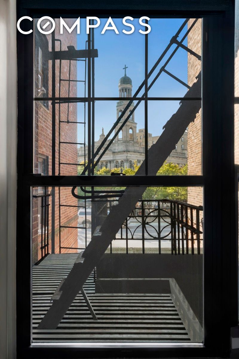 #9 photo, 290 6th Avenue, マンハッタン Greenwich Village , NY 10014