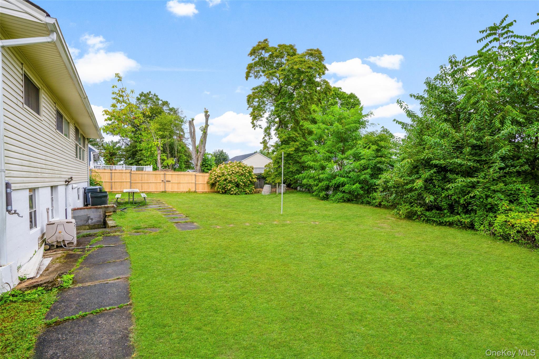 #4 photo, 377 County Center Road, White Plains , NY 10603