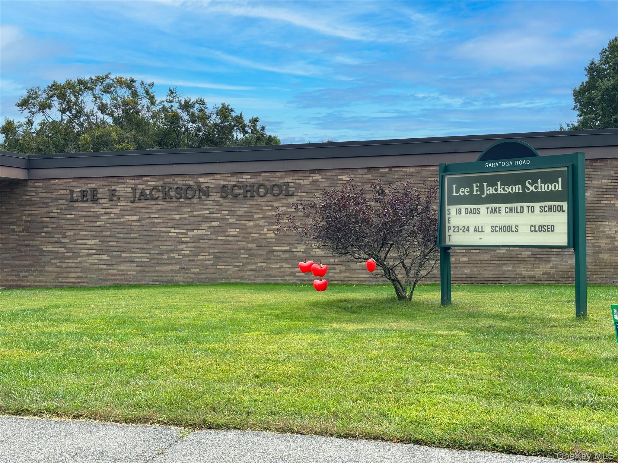 #9 photo, 377 County Center Road, White Plains , NY 10603