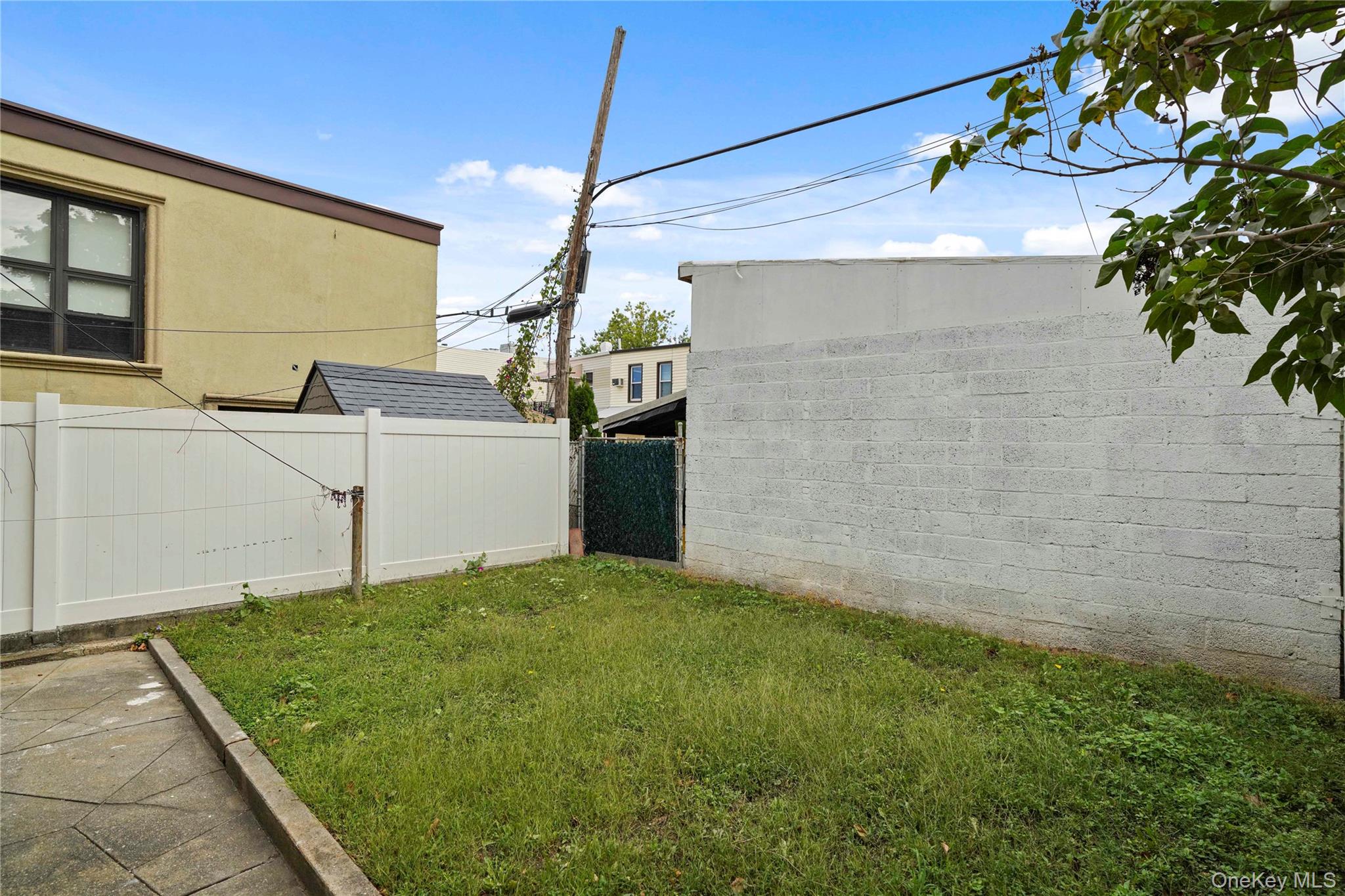 #4 photo, 72-07 73 Street, Glendale , NY 11385