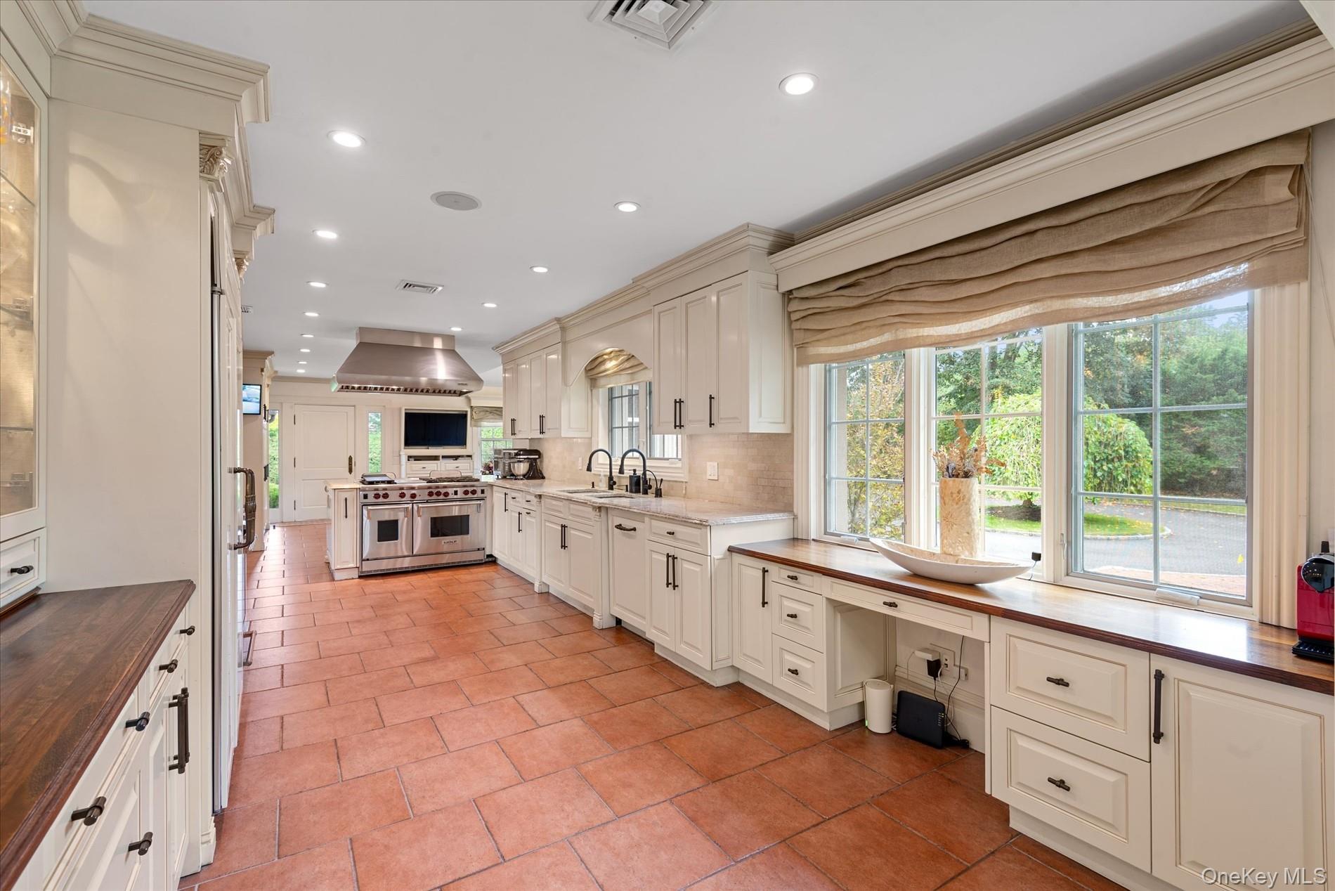 #10 photo, 532 E Shore Road, Great Neck , NY 11024