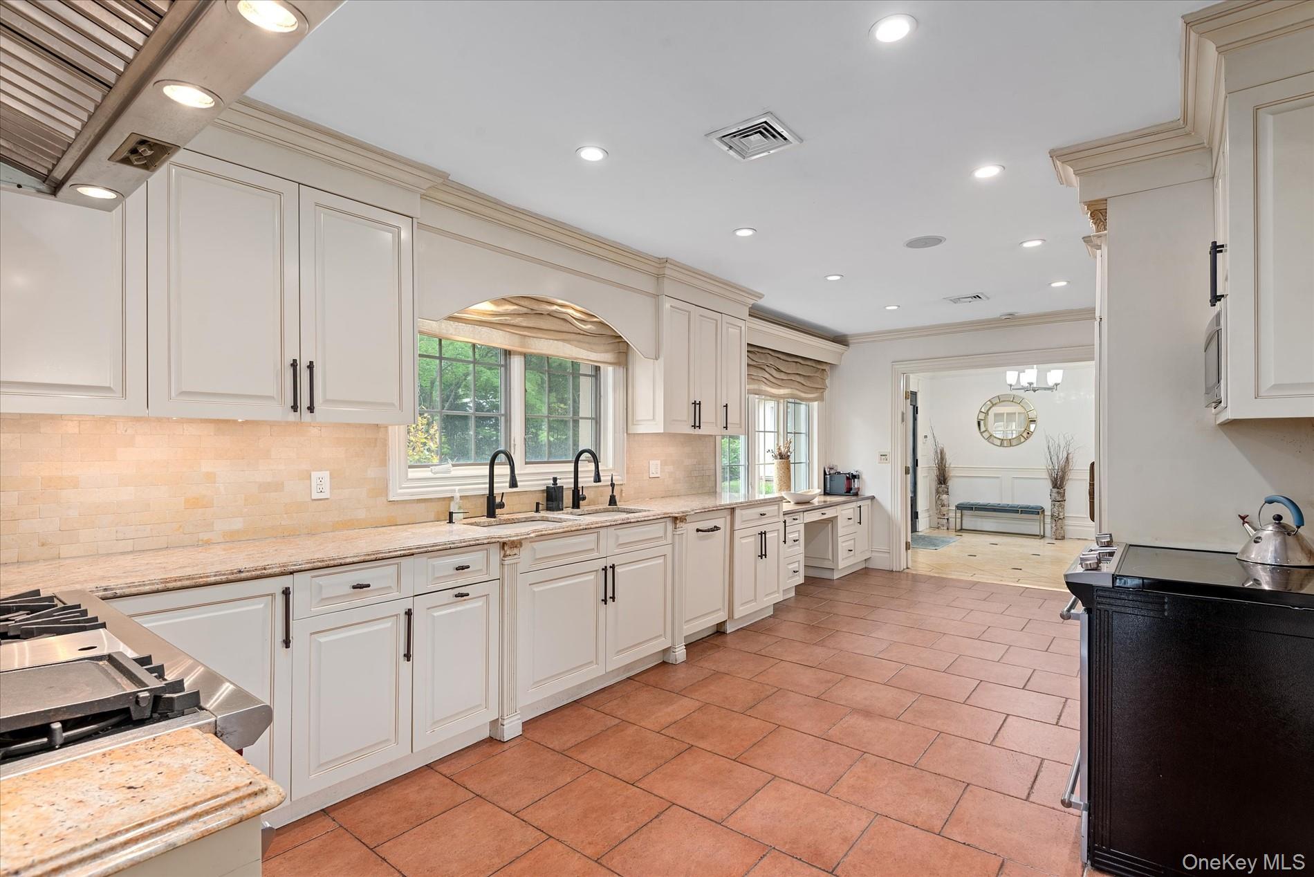 #11 photo, 532 E Shore Road, Great Neck , NY 11024