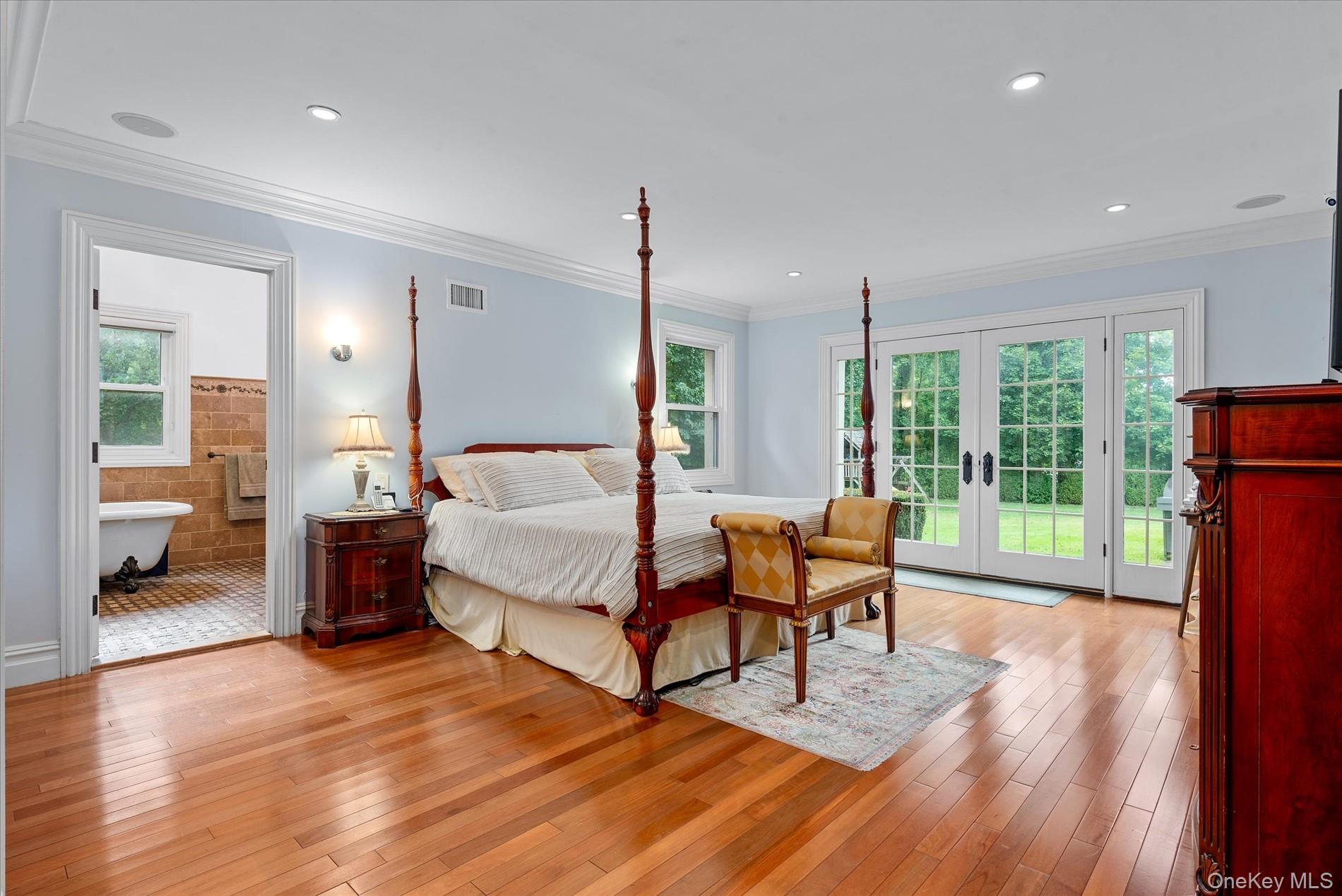 #13 photo, 532 E Shore Road, Great Neck , NY 11024