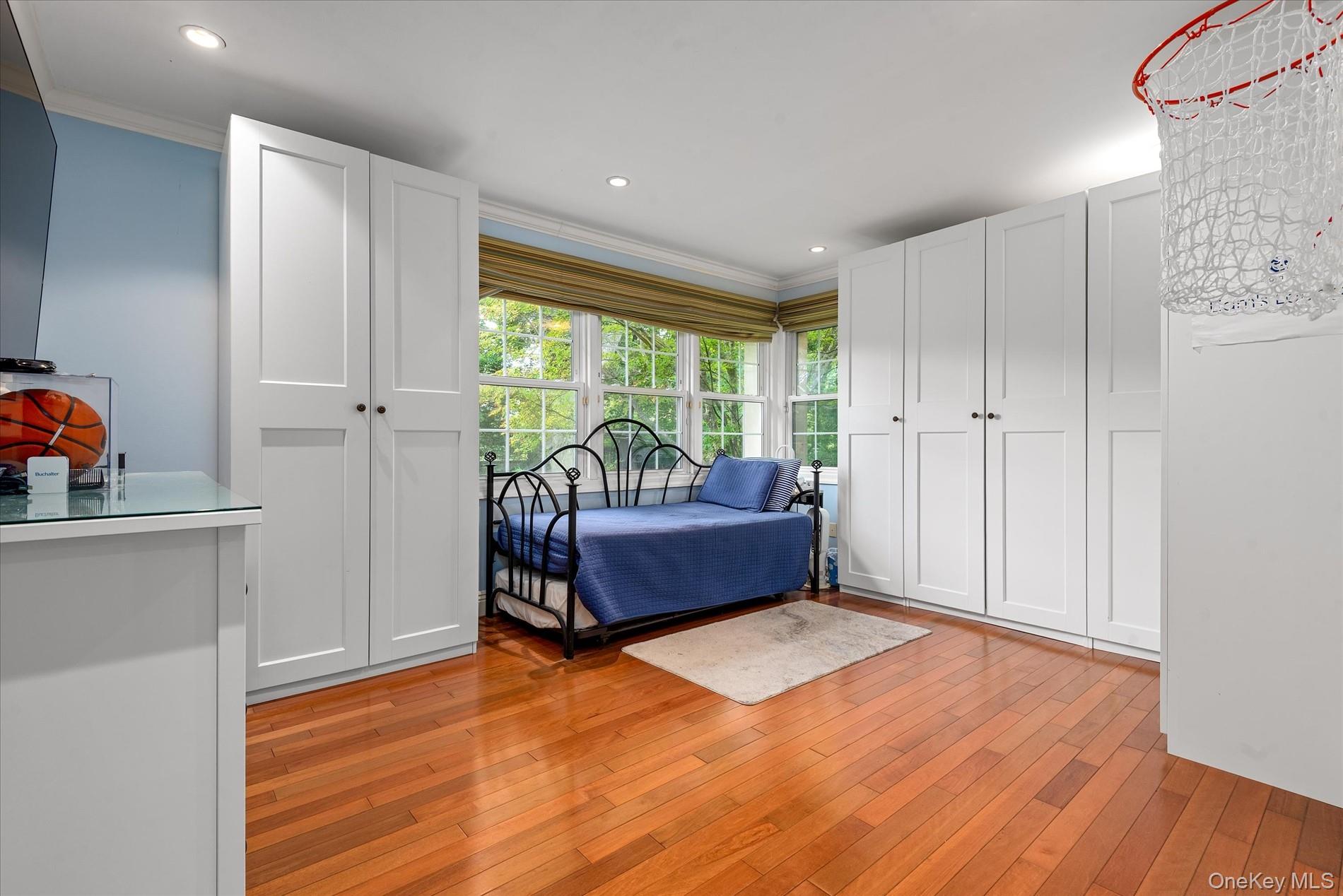 #17 photo, 532 E Shore Road, Great Neck , NY 11024