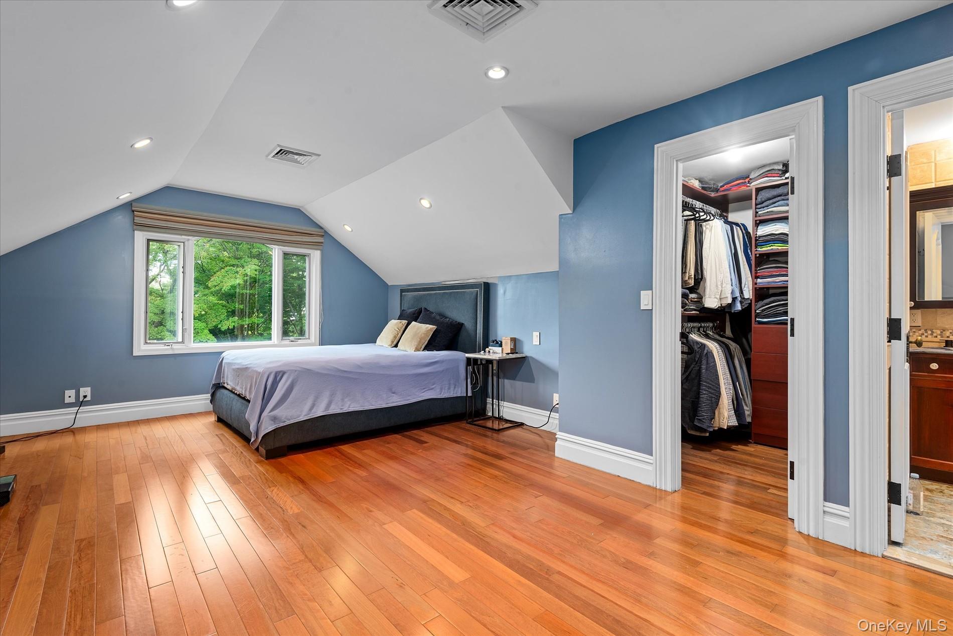 #20 photo, 532 E Shore Road, Great Neck , NY 11024