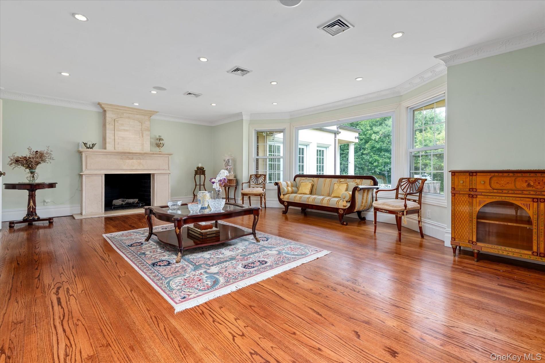 #7 photo, 532 E Shore Road, Great Neck , NY 11024