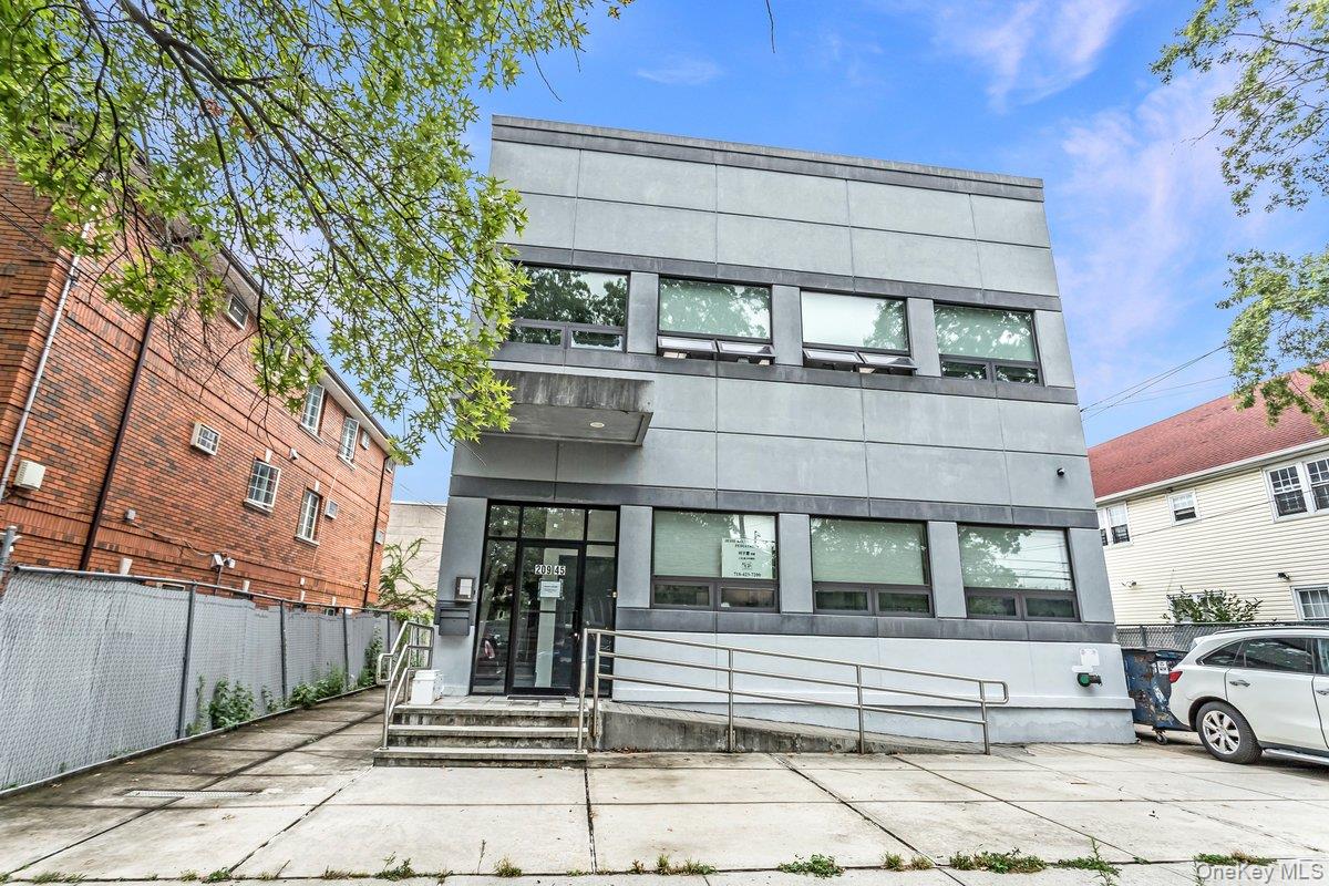 #3 photo, 210-08/12 Northern Boulevard, クイーンズ区 Bayside , NY 11361