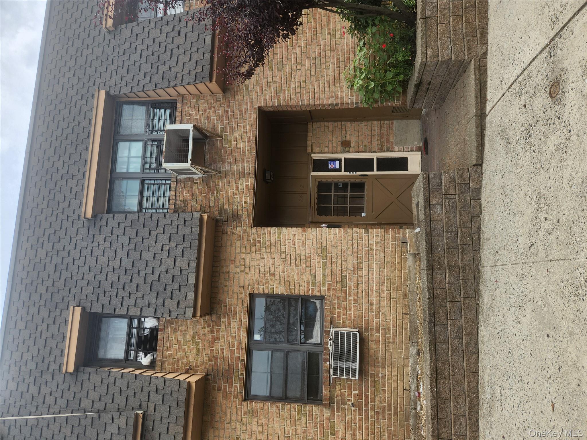 #2 photo, 8412 98th Street, クイーンズ区 Woodhaven , NY 11421