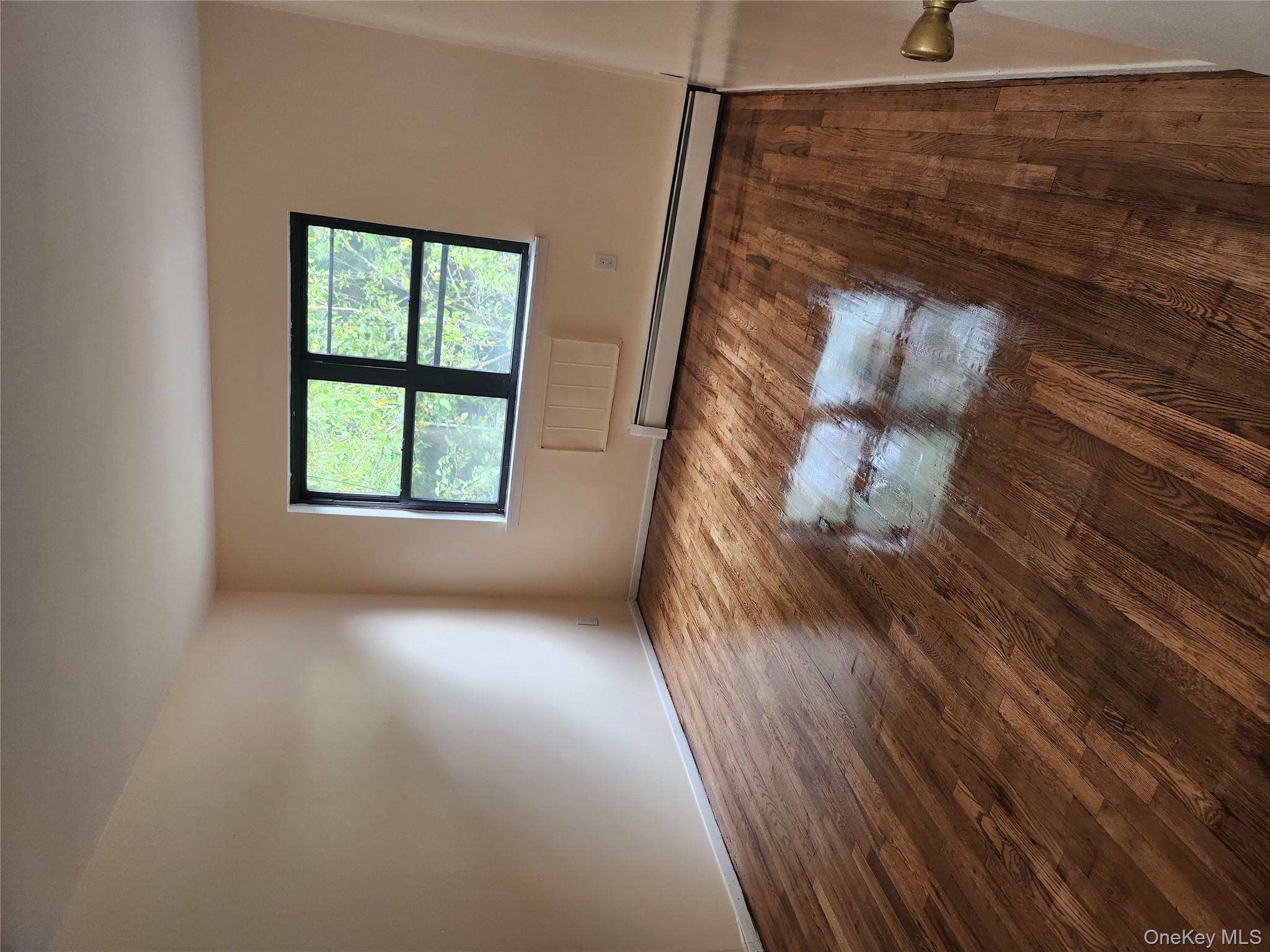 #5 photo, 8412 98th Street, クイーンズ区 Woodhaven , NY 11421