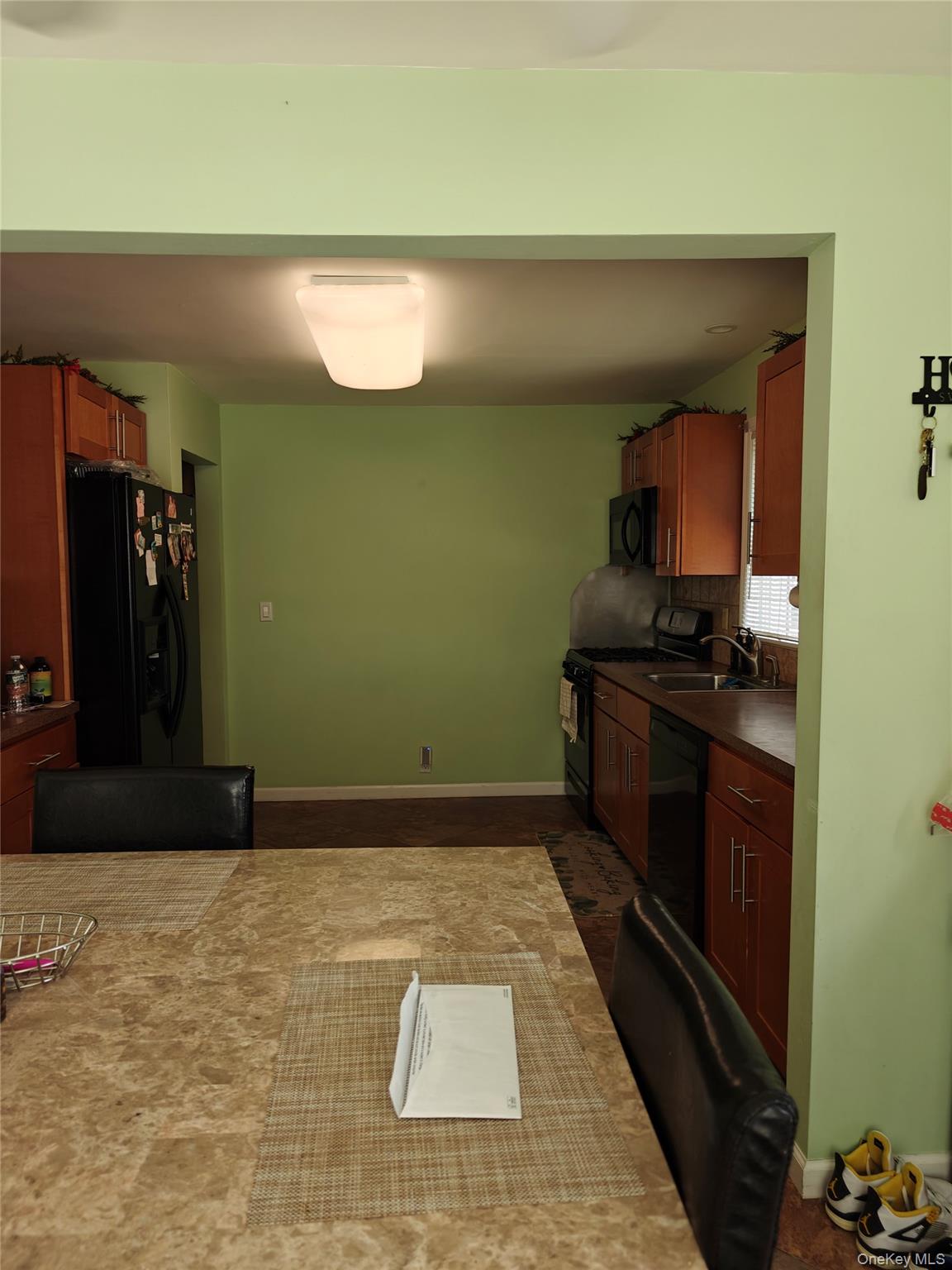 #2 photo, 28 High Avenue, Glen Cove , NY 11542