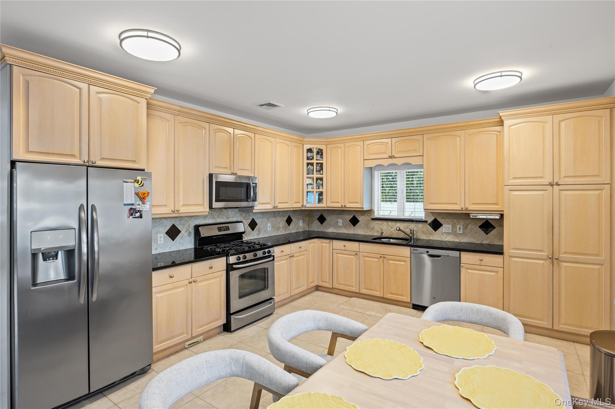 #11 photo, 170 McKinley Avenue, Franklin Square , NY 11010