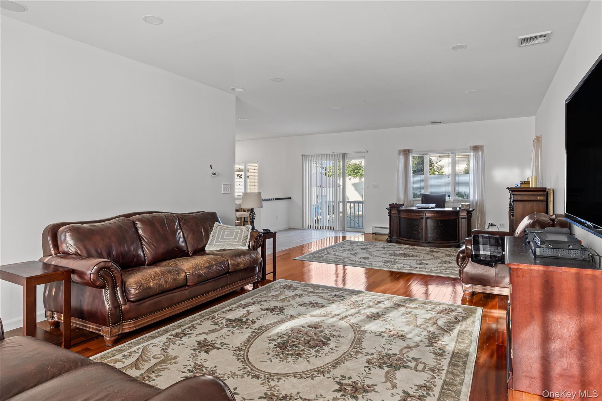 #18 photo, 170 McKinley Avenue, Franklin Square , NY 11010