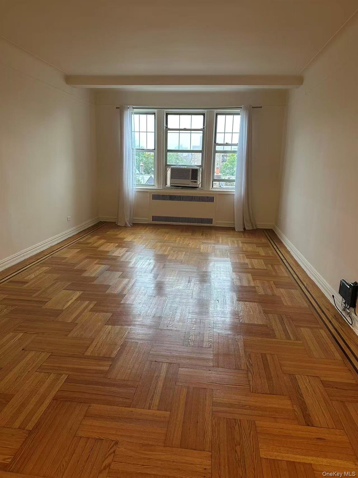 #1 photo, 111-14 76th Avenue, फॉरेस्ट हिल्स Forest Hills , NY 11375