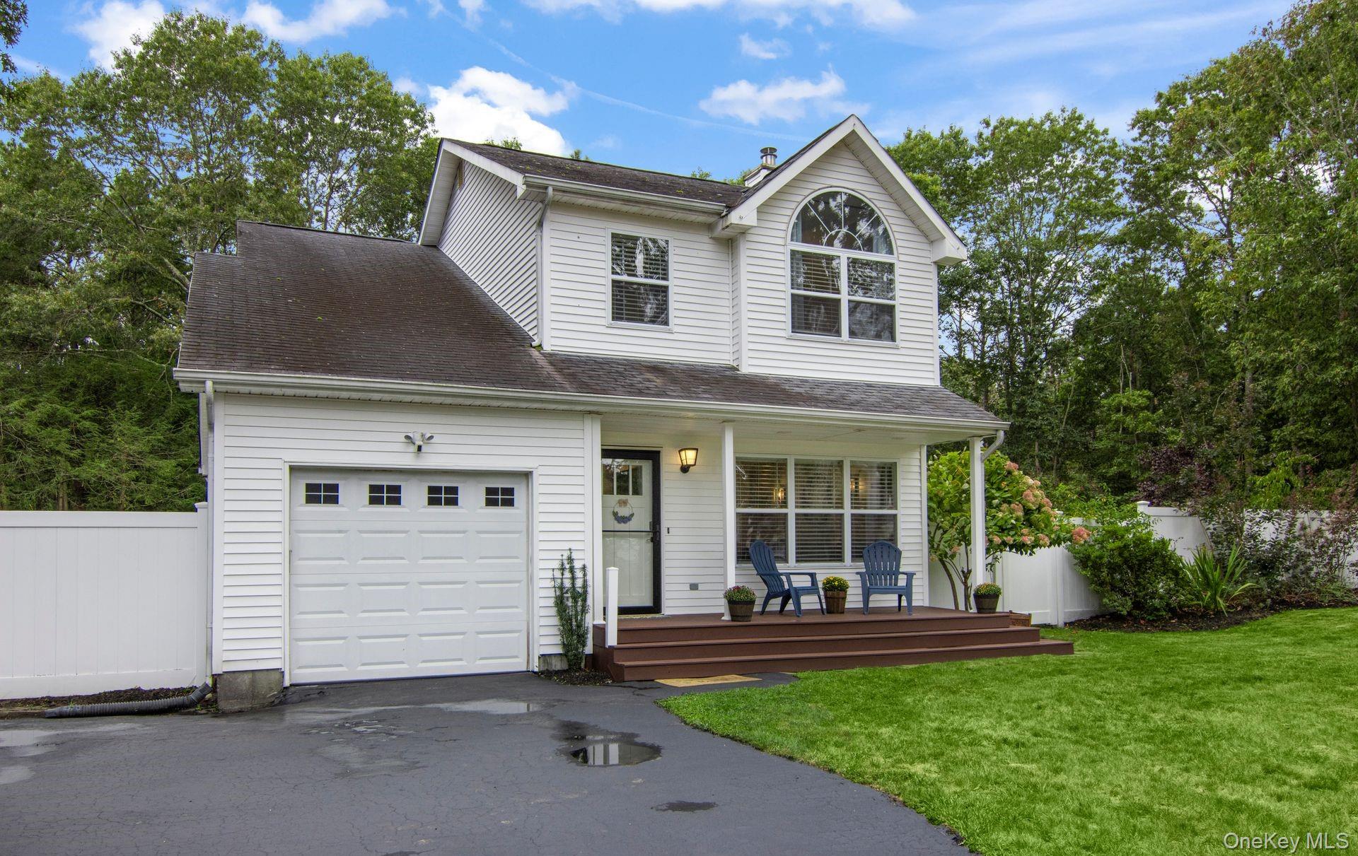 #1 photo, 10 Patrick Lane, 東長島 Ridge , NY 11961