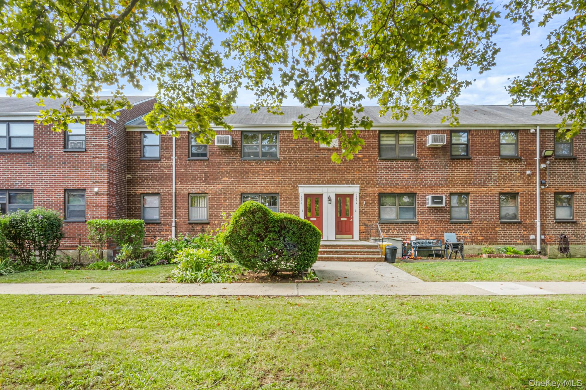 #1 photo, 163-56 17th Avenue, クイーンズ区 Whitestone , NY 11357