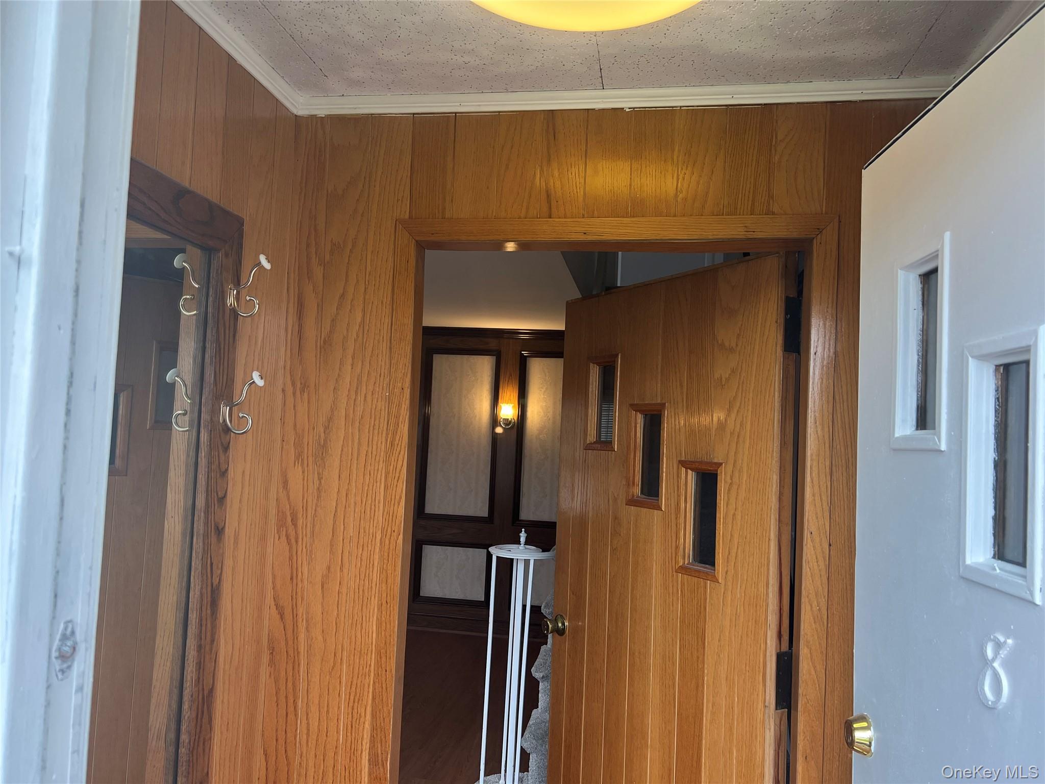 #4 photo, 8 Gables Road, Hicksville , NY 11801