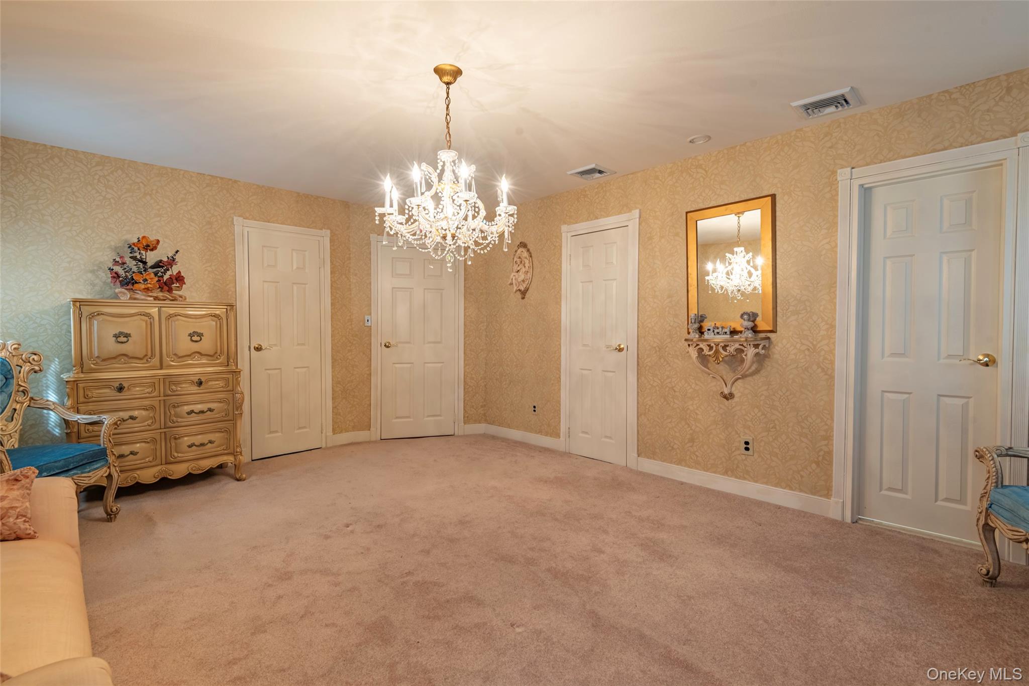 #19 photo, 6 Linden Street, Selden , NY 11784