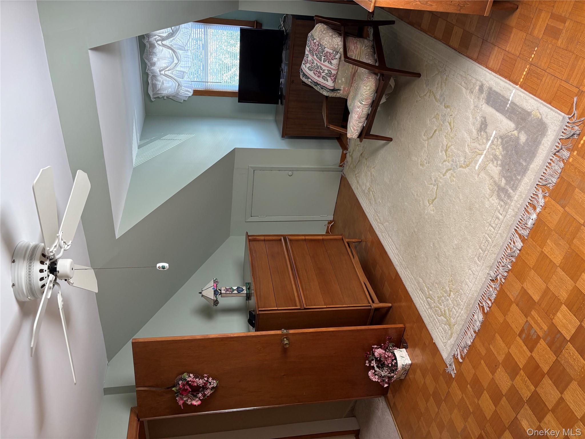 #10 photo, 239 McKinley Parkway, नासाउ काउंटी Mineola , NY 11501