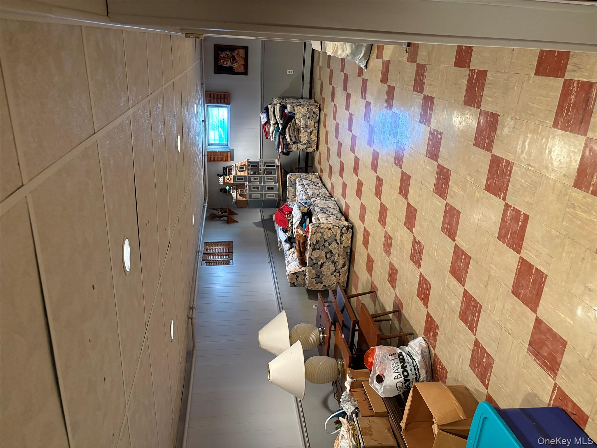 #12 photo, 239 McKinley Parkway, नासाउ काउंटी Mineola , NY 11501