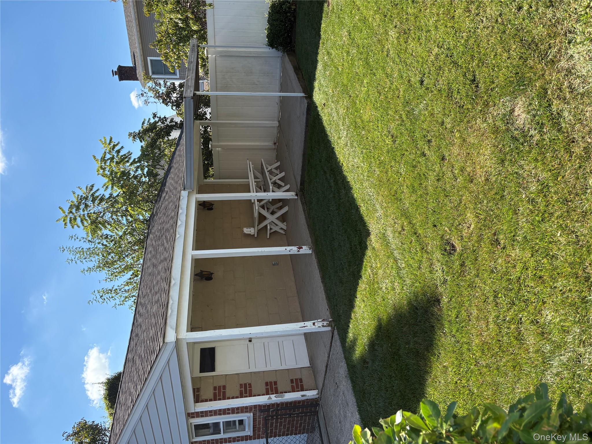 #13 photo, 239 McKinley Parkway, नासाउ काउंटी Mineola , NY 11501