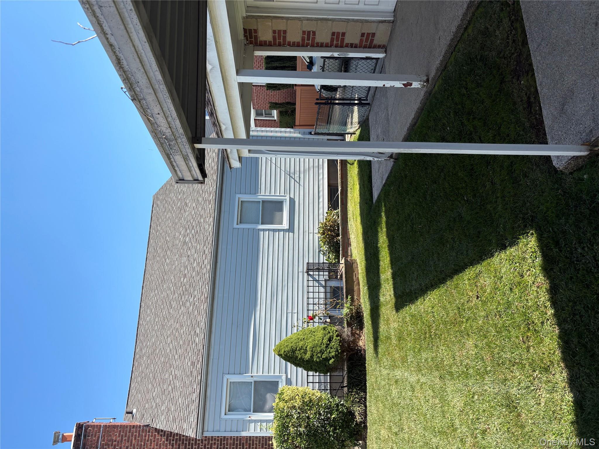 #14 photo, 239 McKinley Parkway, नासाउ काउंटी Mineola , NY 11501