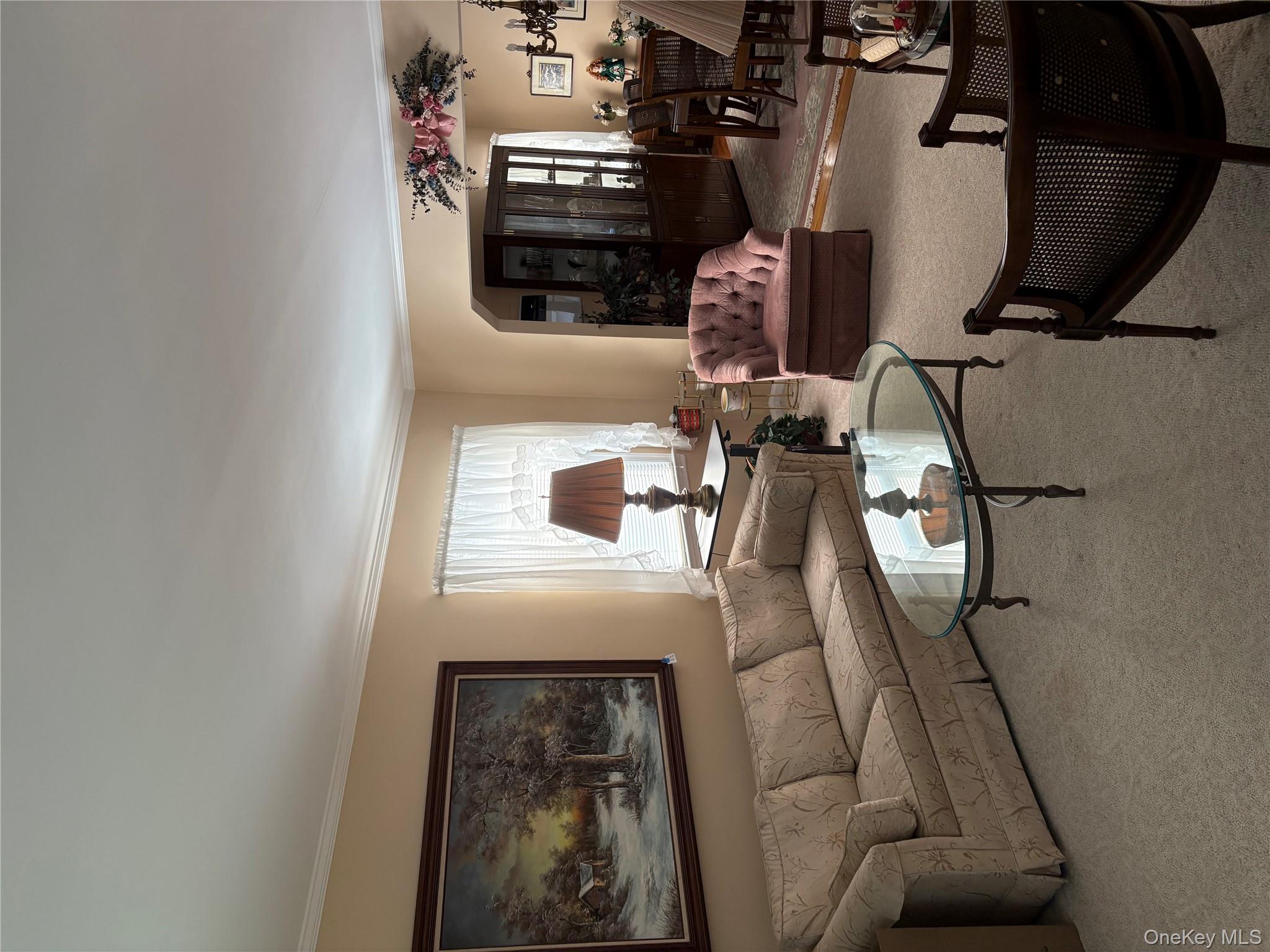 #2 photo, 239 McKinley Parkway, नासाउ काउंटी Mineola , NY 11501