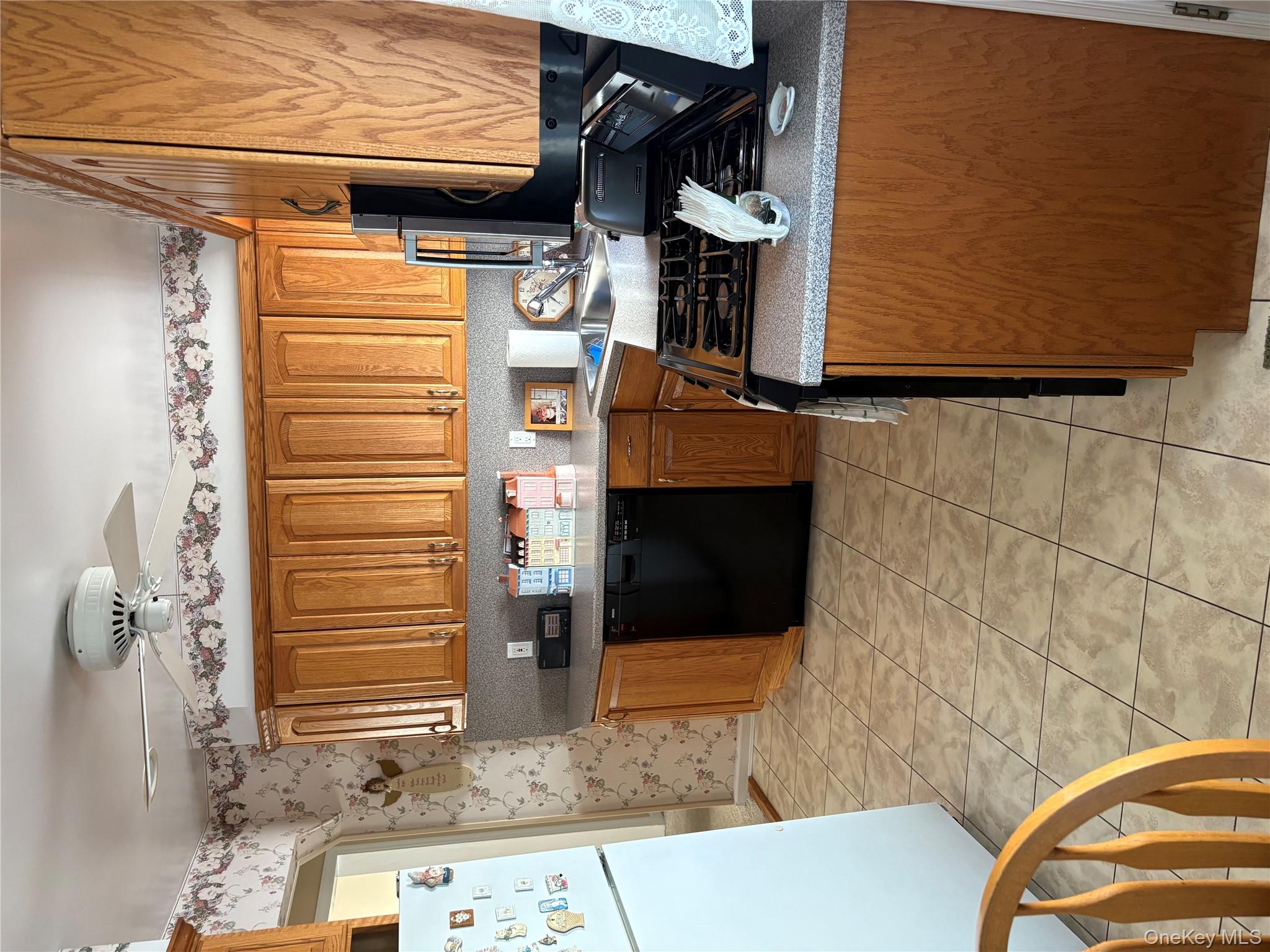 #4 photo, 239 McKinley Parkway, नासाउ काउंटी Mineola , NY 11501